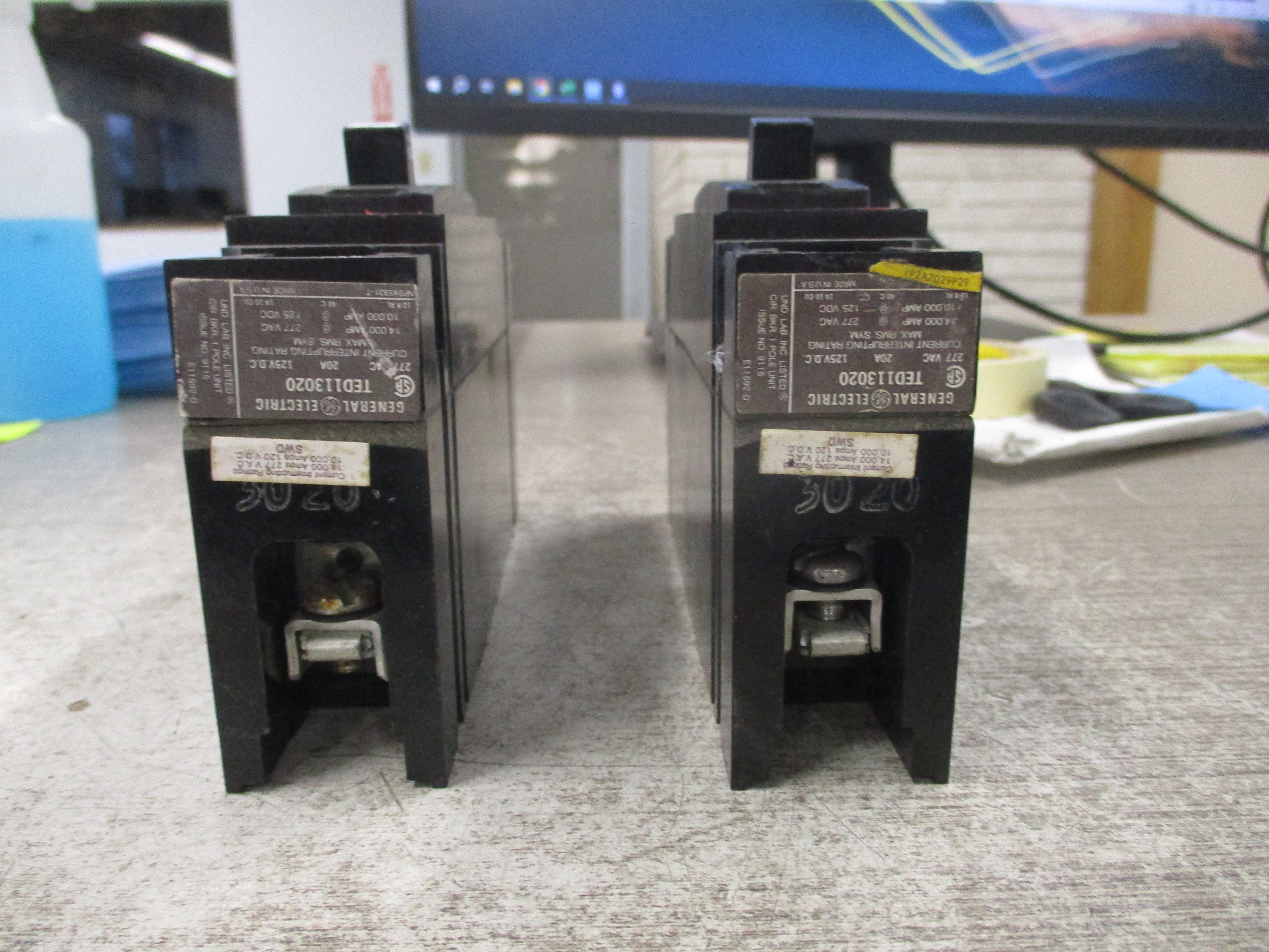 GE Circuit Breaker TED113020 20A 277V 1P *Lot of 2* Used