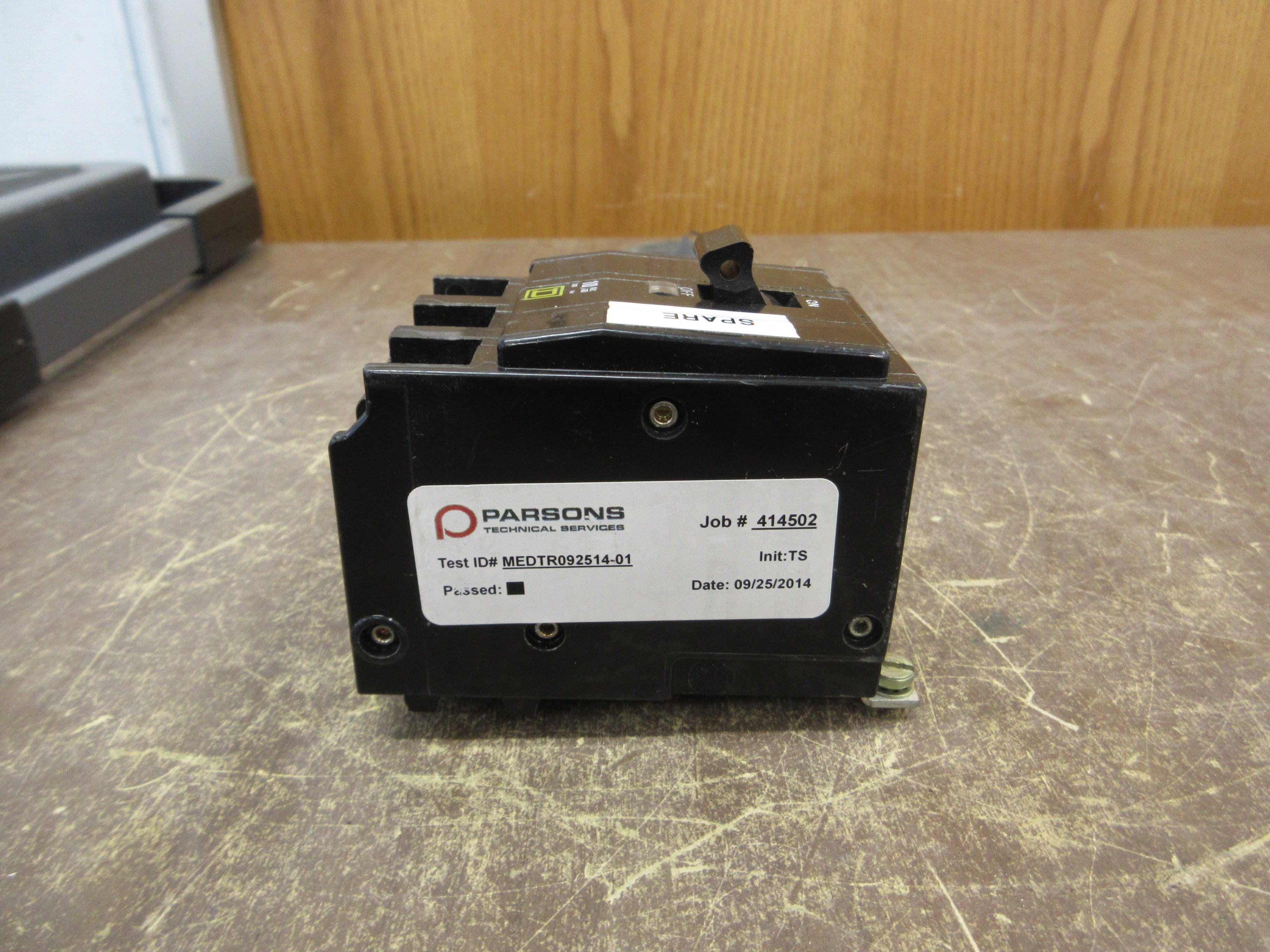 Square D Bolt-On Circuit Breaker QOB3100 100A 240V 3P *Broken Mounting Clip* Used