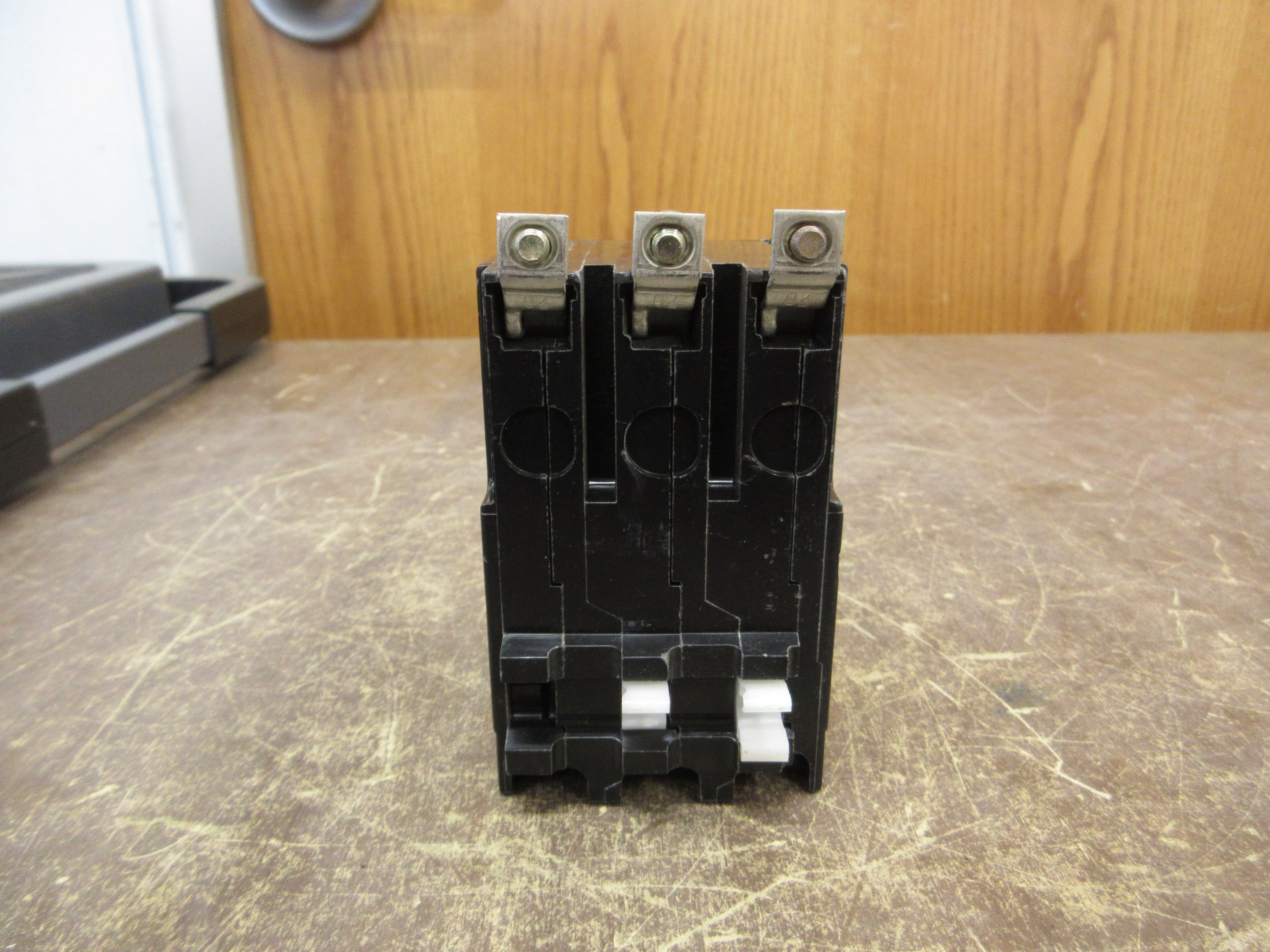 Square D Bolt-On Circuit Breaker QOB3100 100A 240V 3P *Broken Mounting Clip* Used