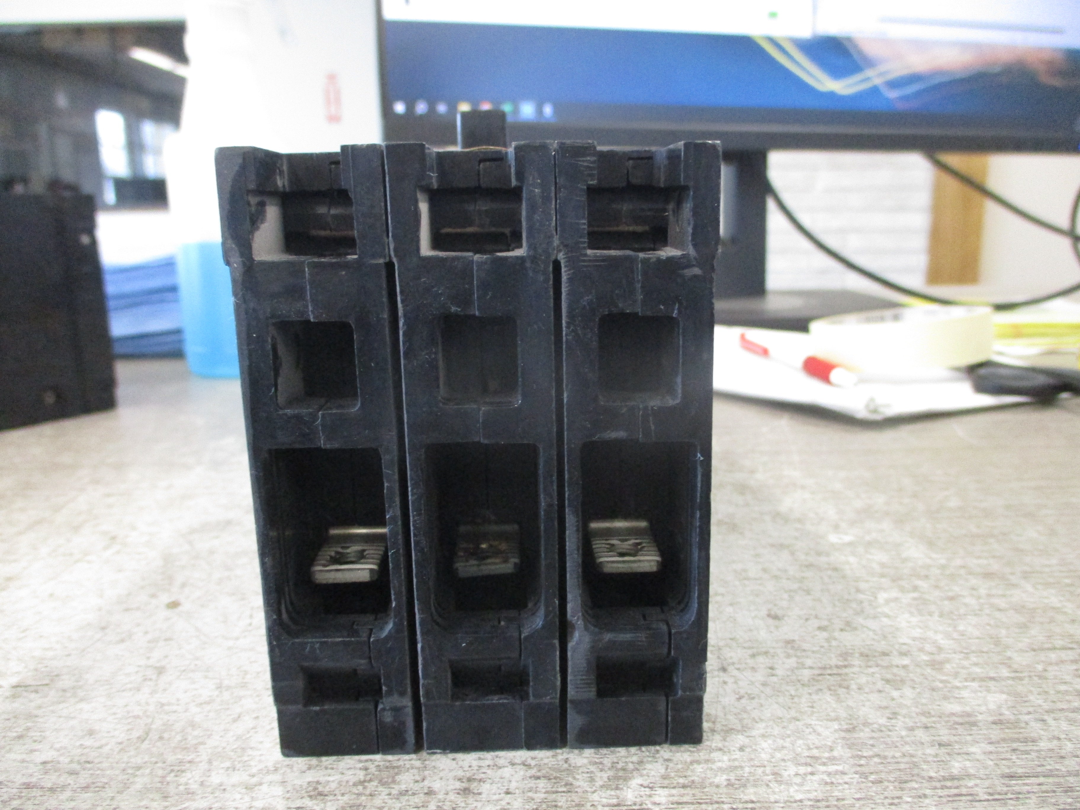 Gould ITE Circuit Breaker E43B090 90A 480V 3P *No Lugs* Used