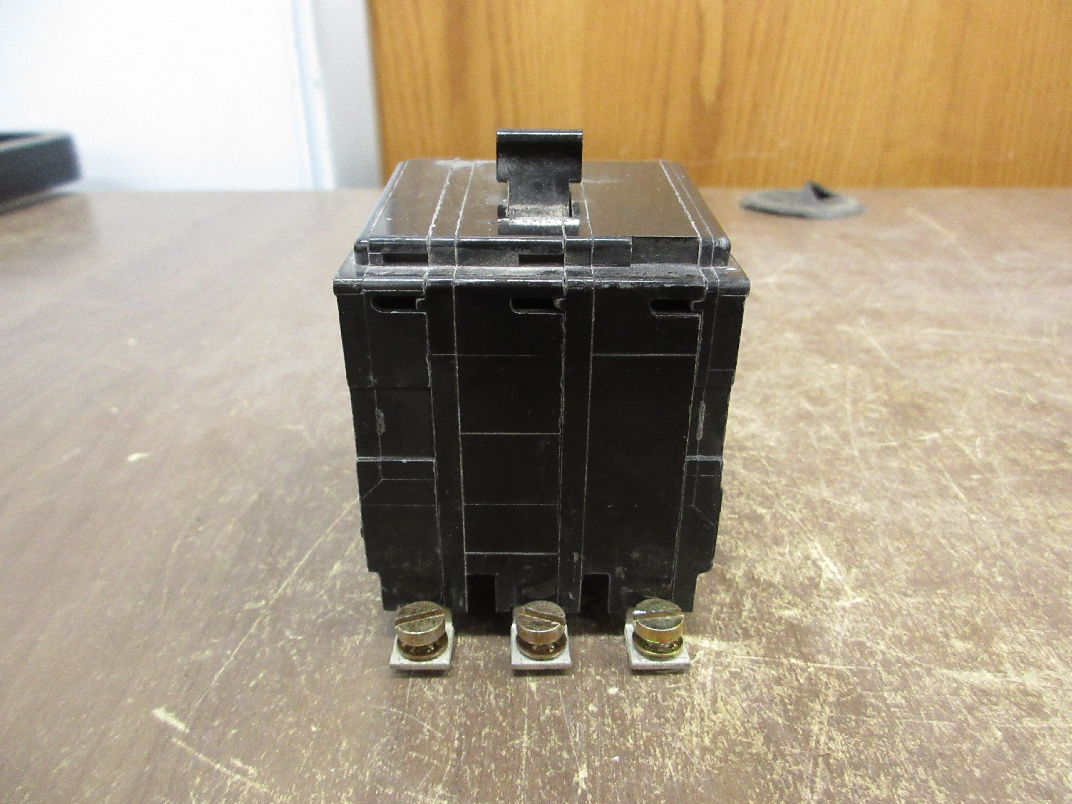 Square D Circuit Breaker QOB320 20A 240V 3P Used