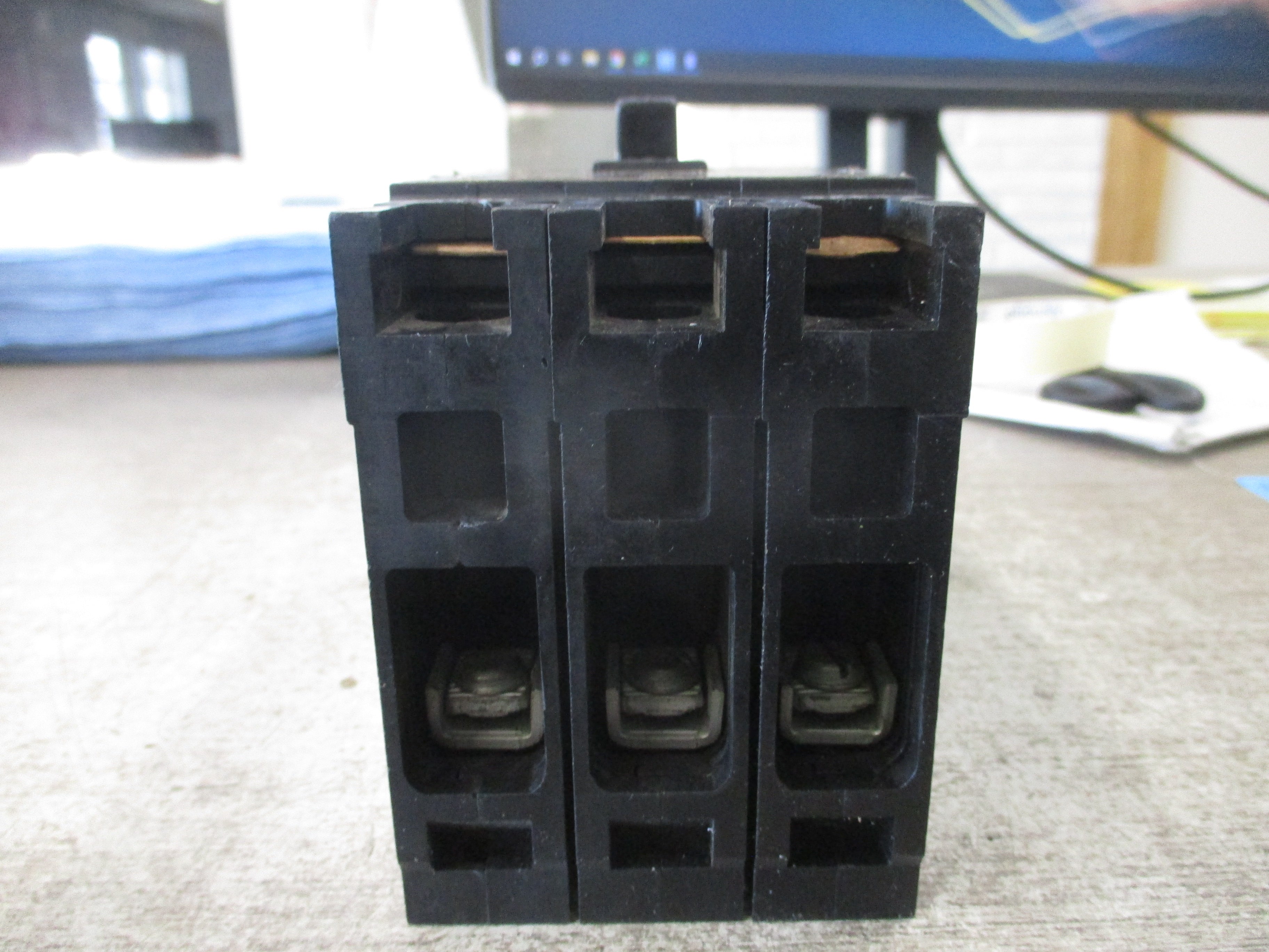 Siemens Circuit Breaker E43B015 15A 480V 3P Used