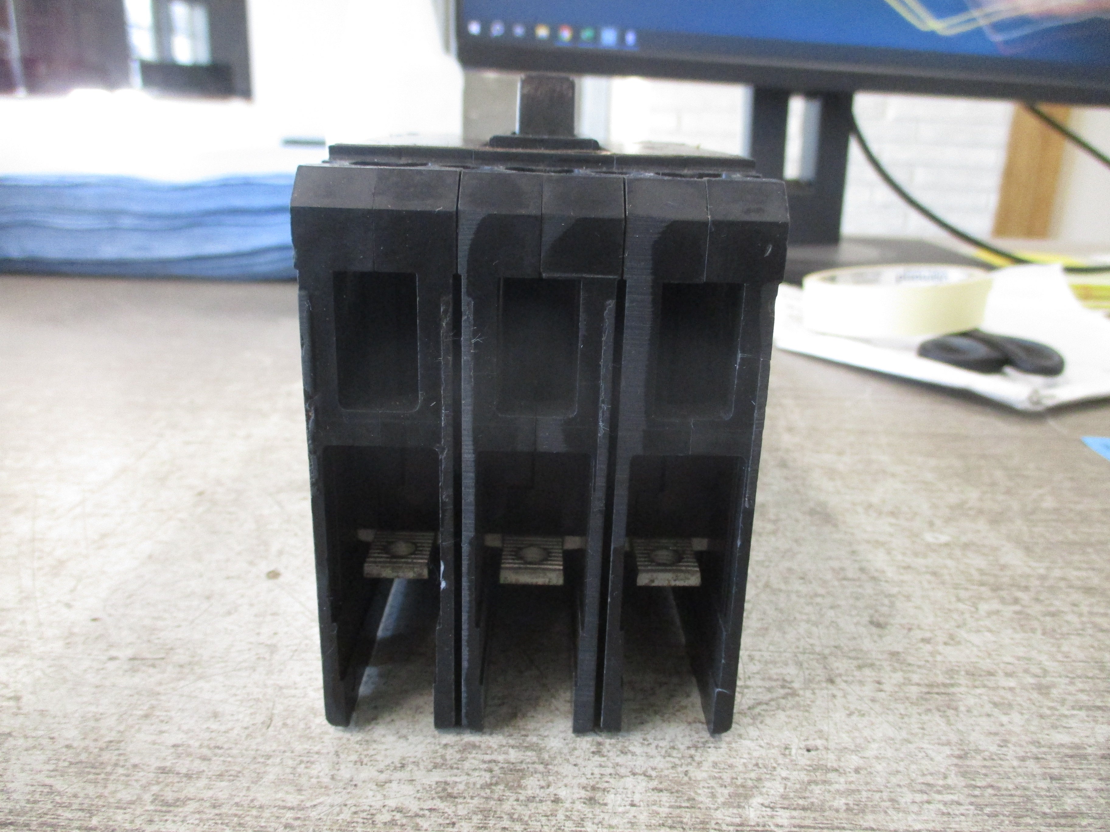 Siemens Circuit Breaker E43B015 15A 480V 3P Used