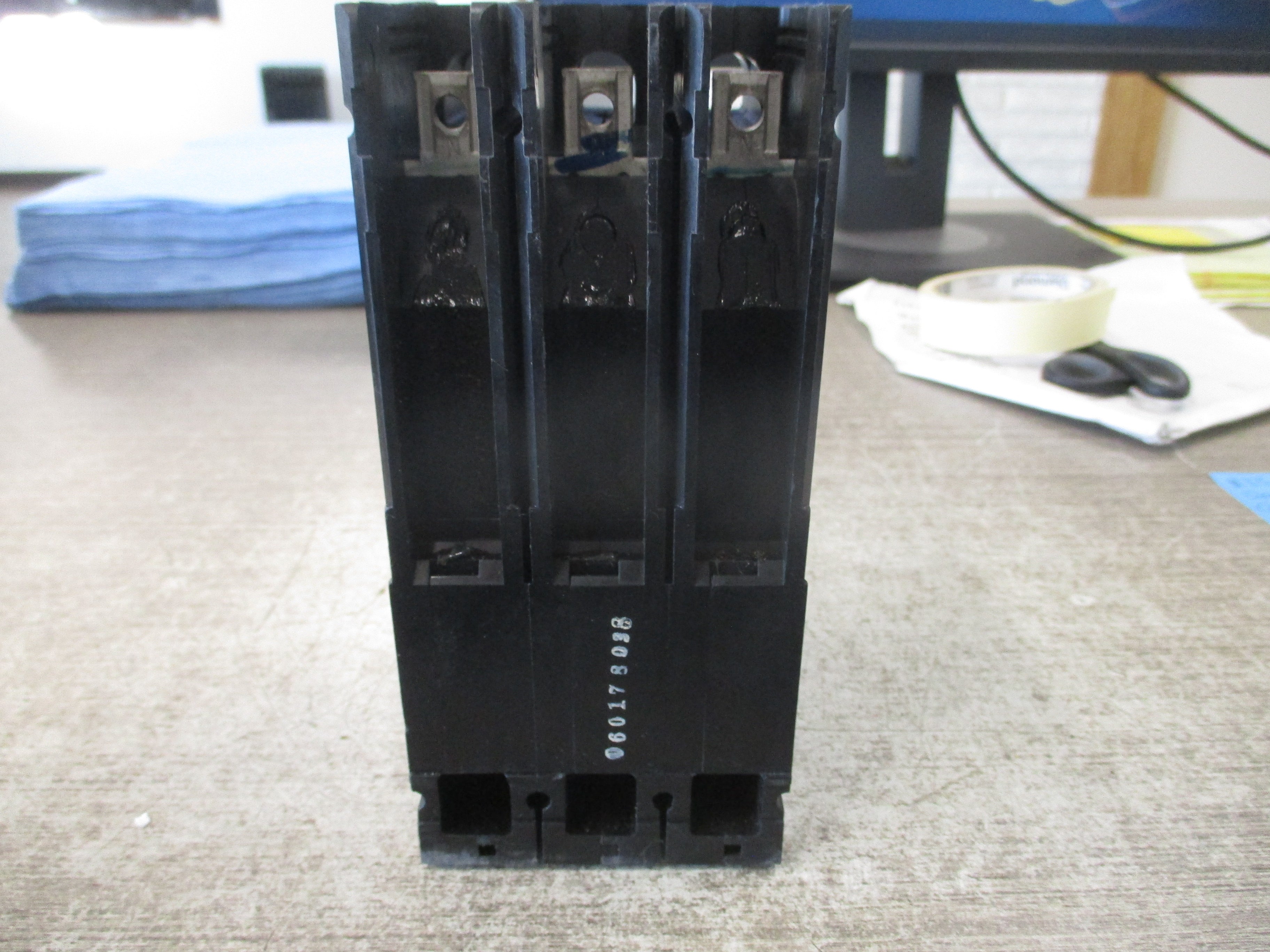 Siemens Circuit Breaker E43B015 15A 480V 3P Used