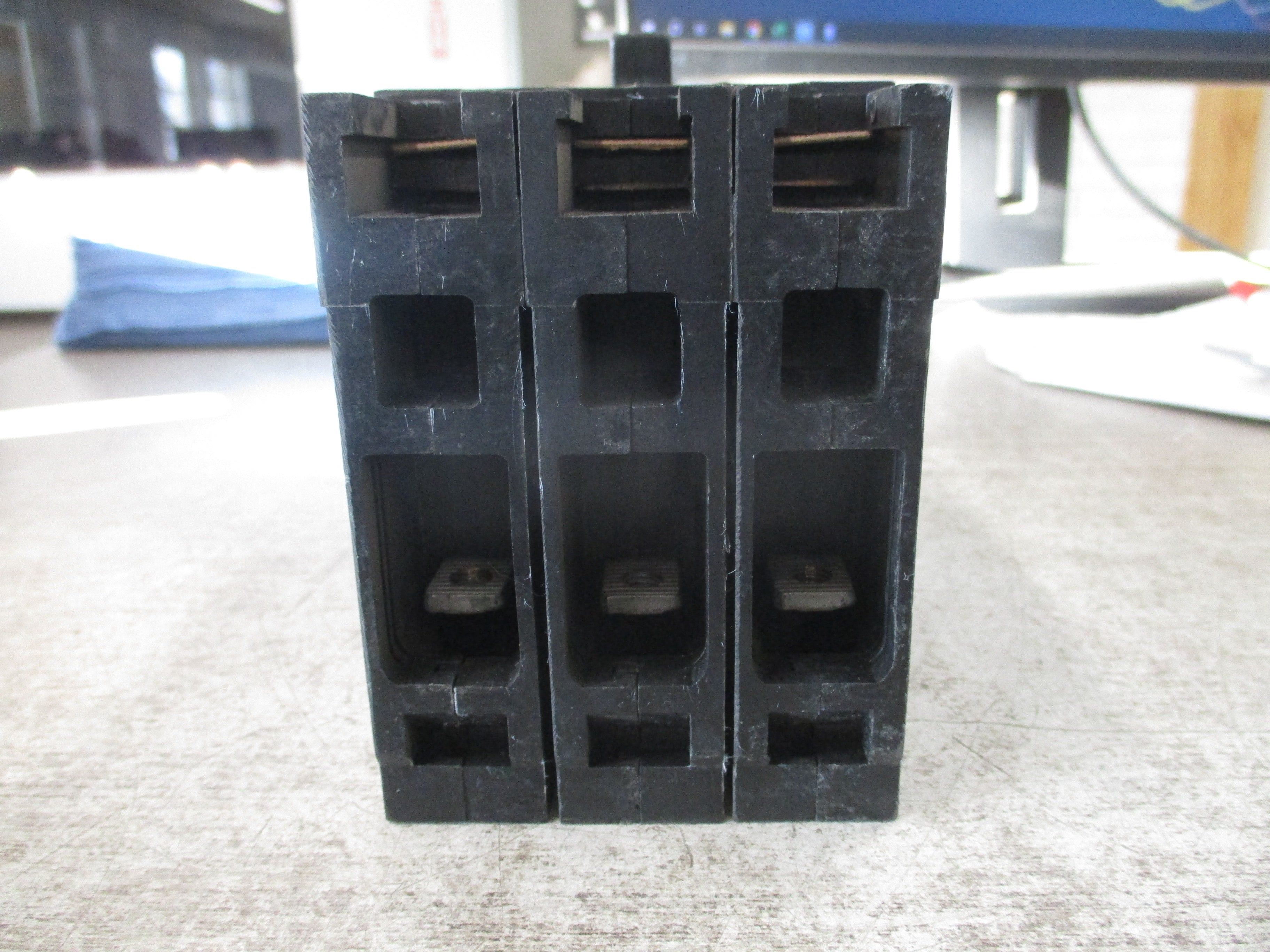 Siemens Circuit Breaker ED63A010 10A 600V 3P *Lug in Lug out* Used