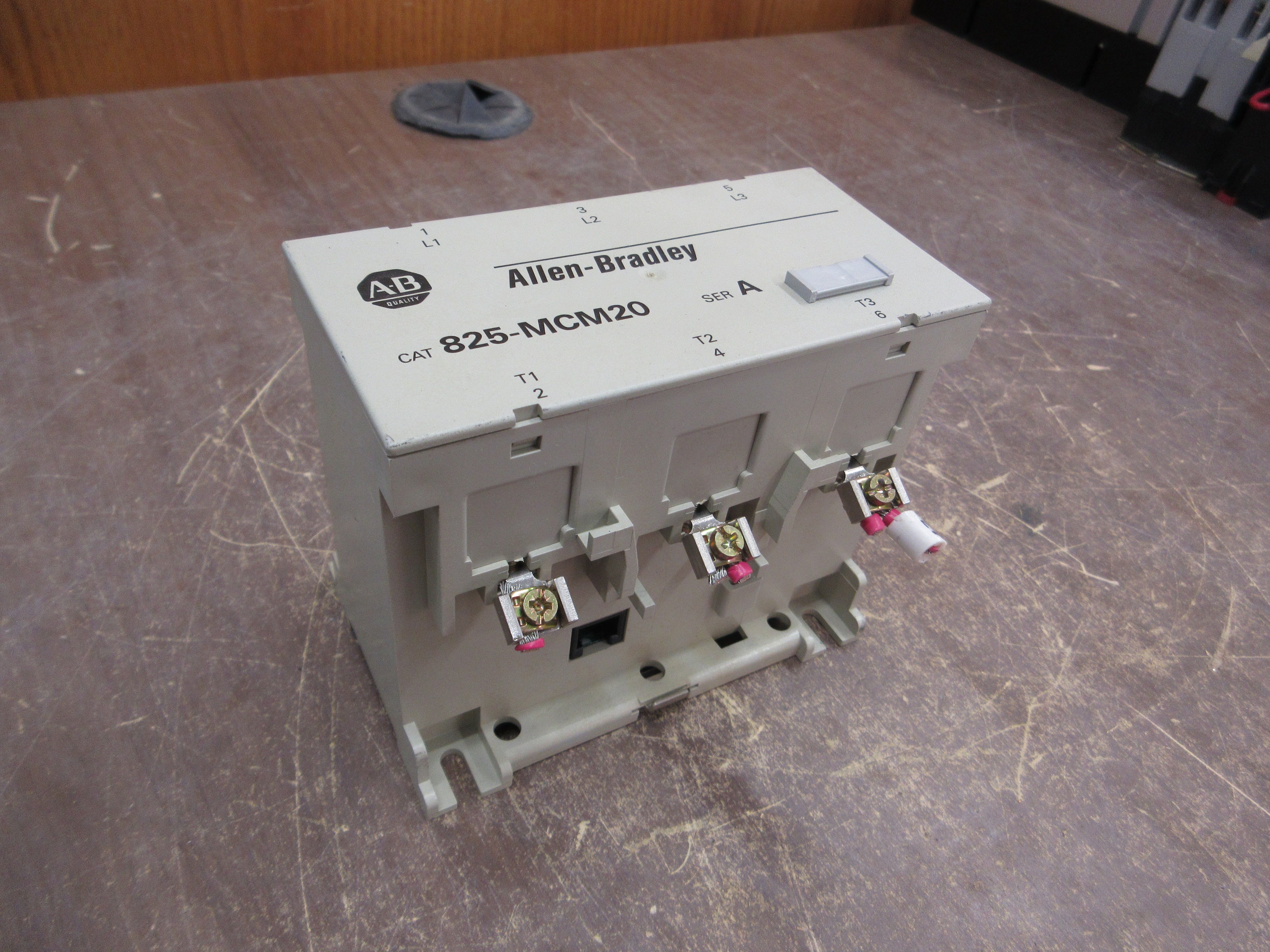 Allen-Bradley Converter 825-MCM20 Ser A 600V Range: 2.5-20A Used