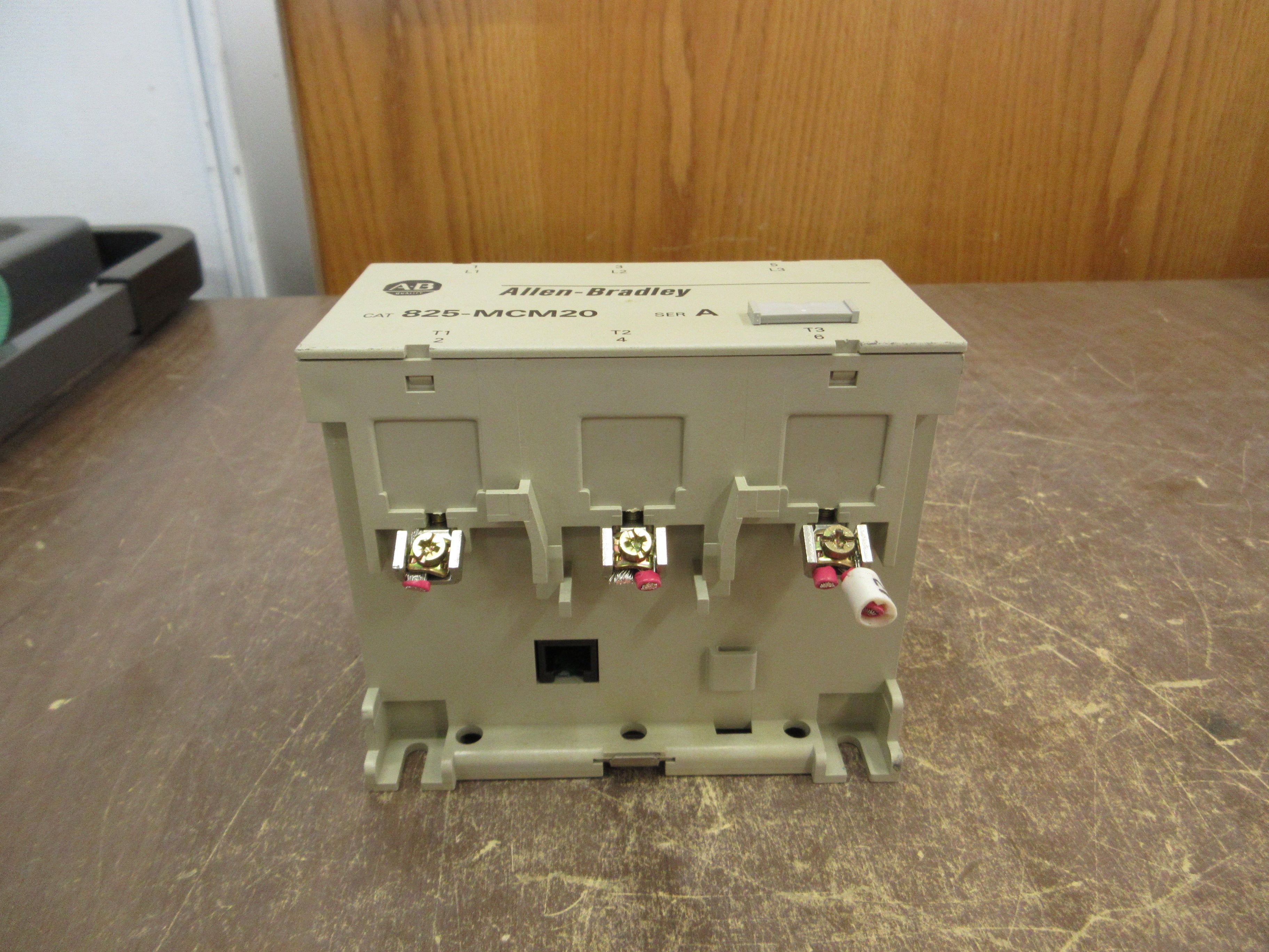 Allen-Bradley Converter 825-MCM20 Ser A 600V Range: 2.5-20A Used
