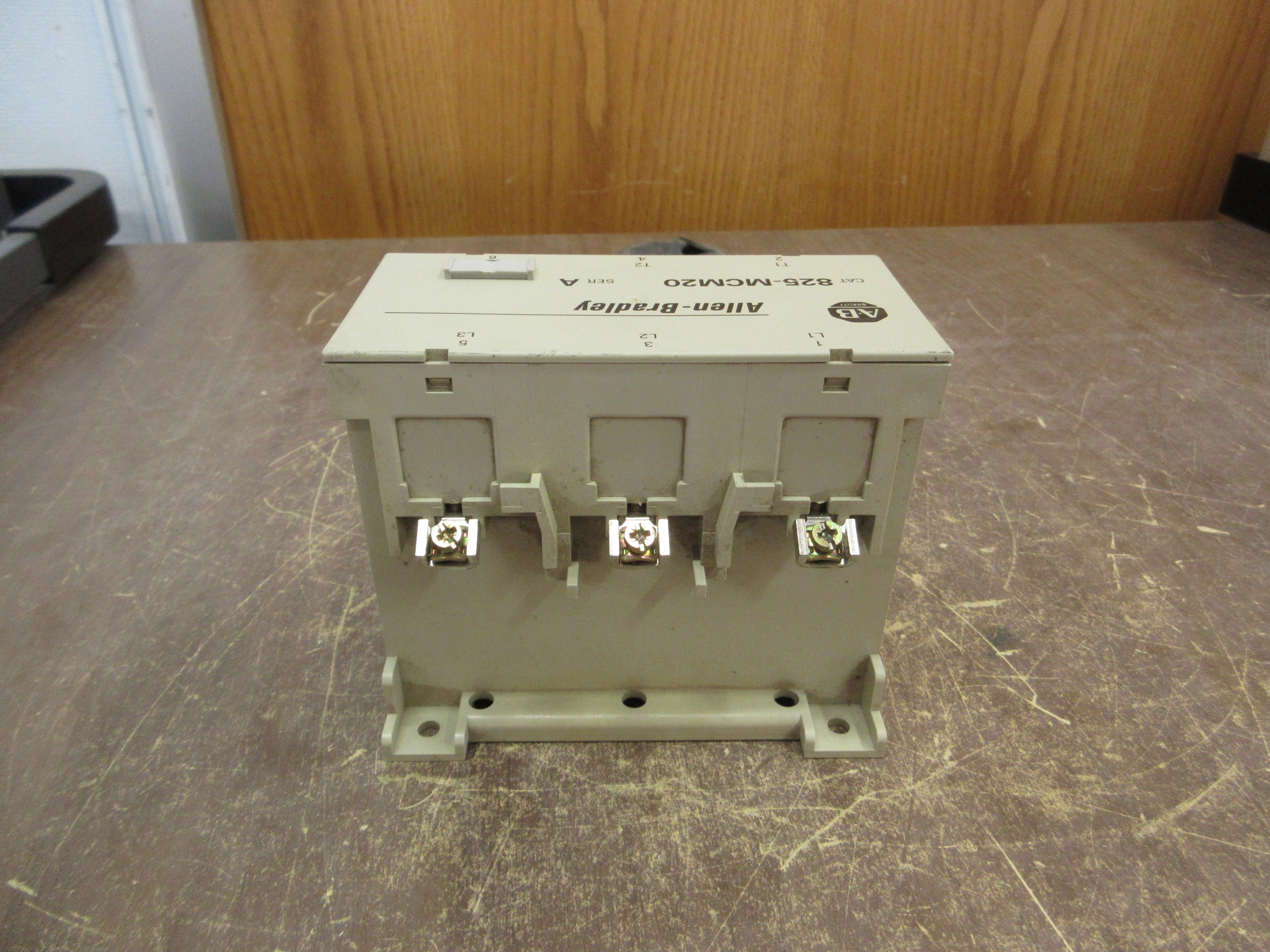 Allen-Bradley Converter 825-MCM20 Ser A 600V Range: 2.5-20A Used