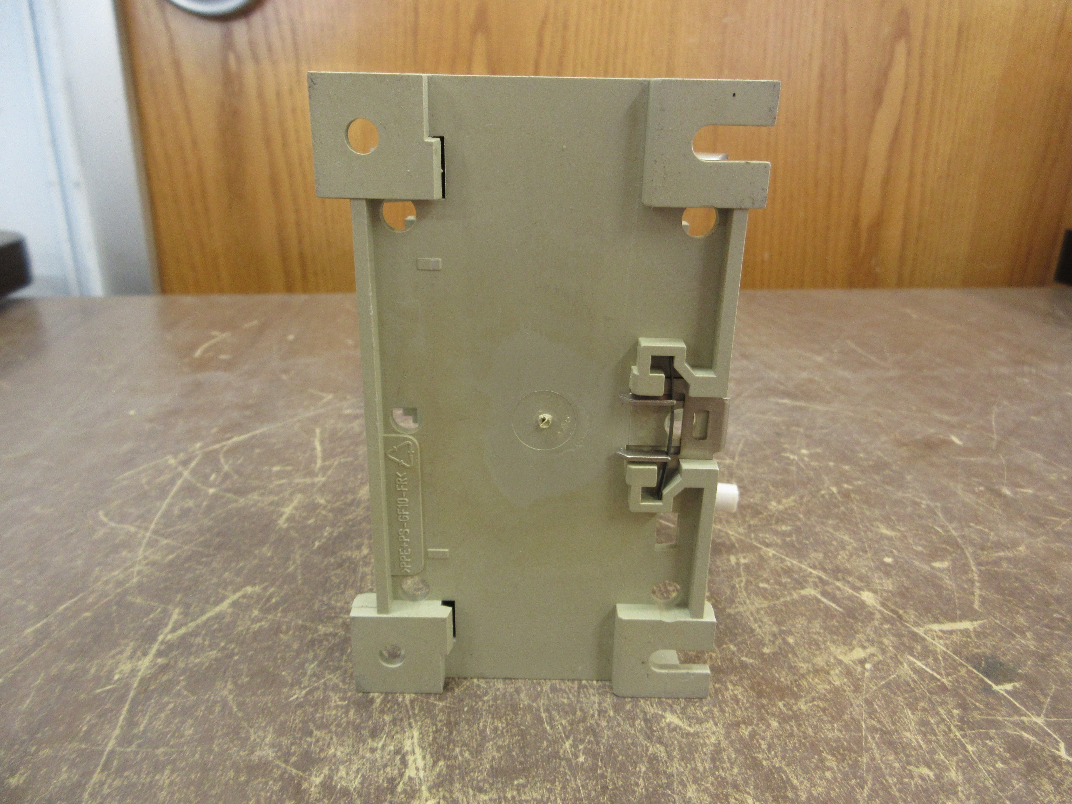 Allen-Bradley Converter 825-MCM20 Ser A 600V Range: 2.5-20A Used