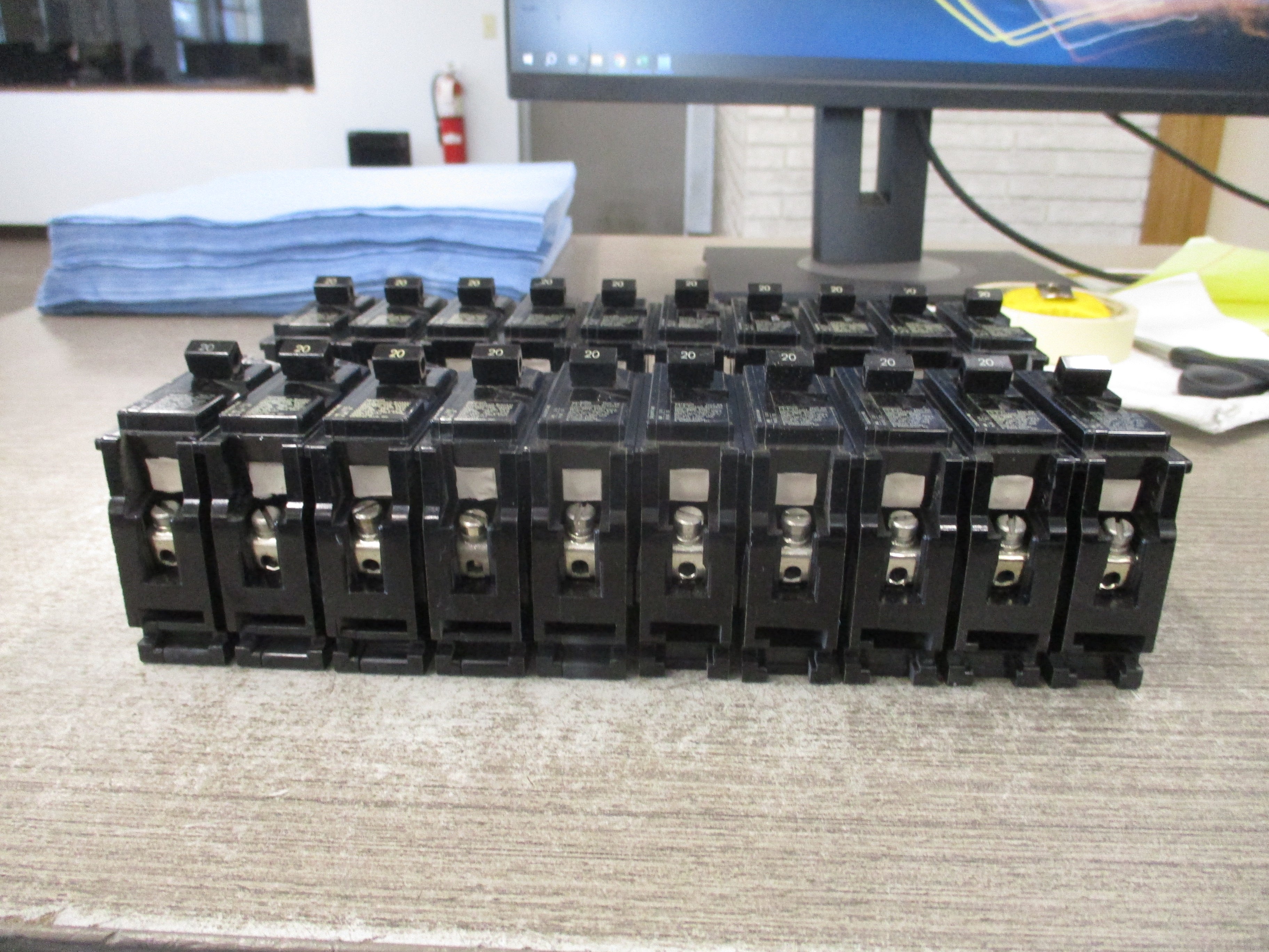 Siemens ITE Circuit Breaker BQ1B020 20A 120/240V 1P *Lot of 20* Used