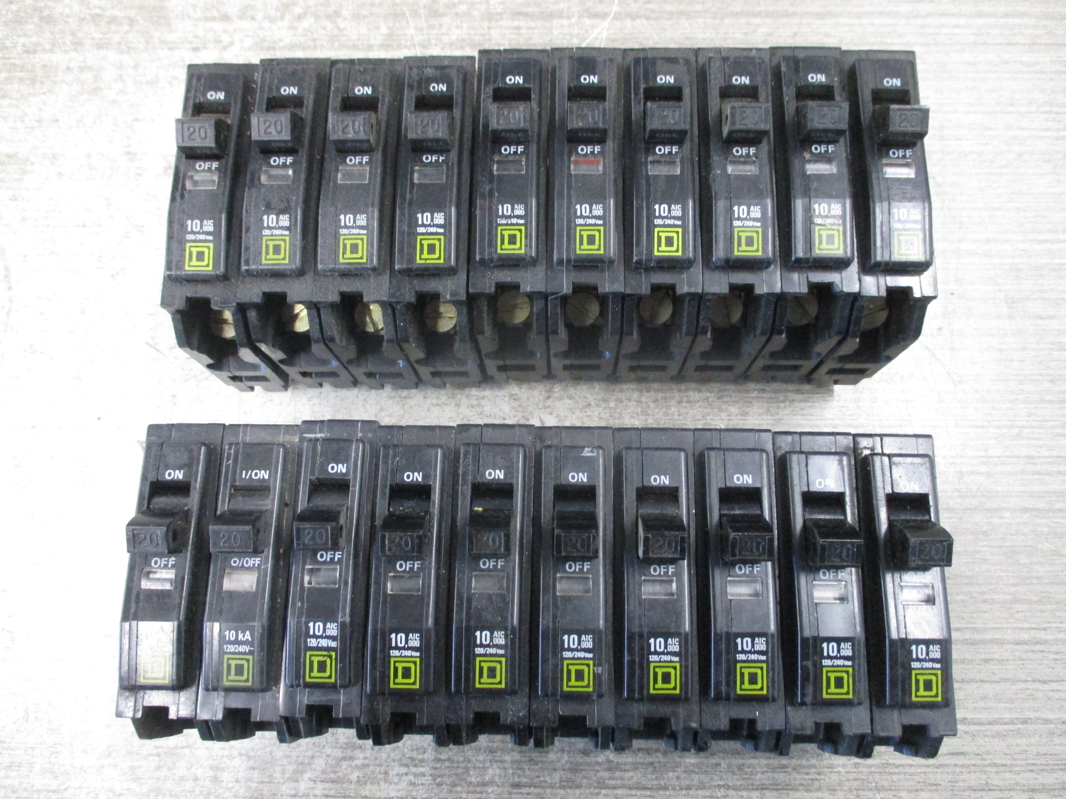 Square D Bolt-on Circuit Breaker QOB120 20A 120/240V 1P *No Mounting Screws*
