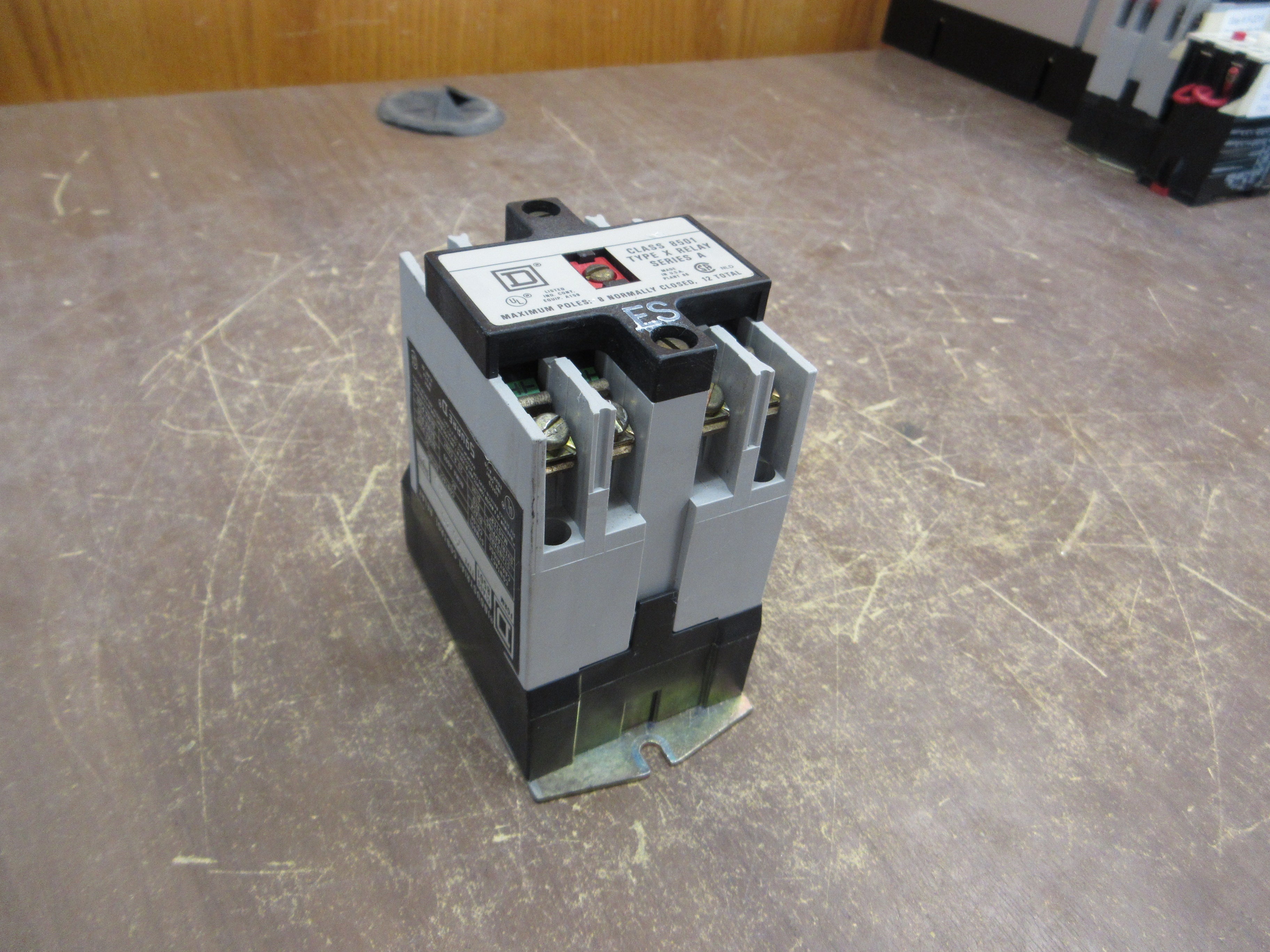 Square D Type X Relay 8501 X0 40 FS Ser. A 120V Coil 20A Used