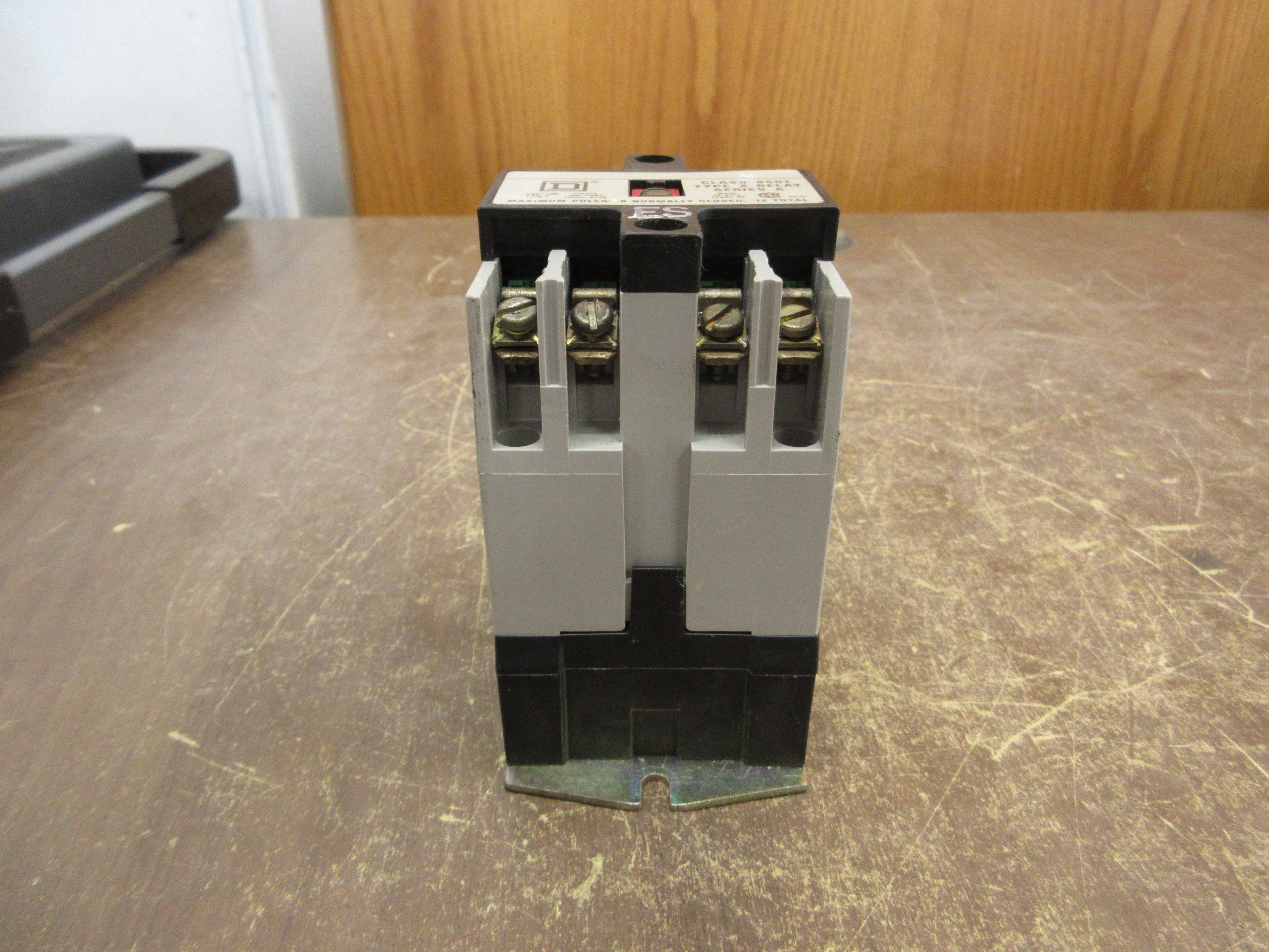 Square D Type X Relay 8501 X0 40 FS Ser. A 120V Coil 20A Used