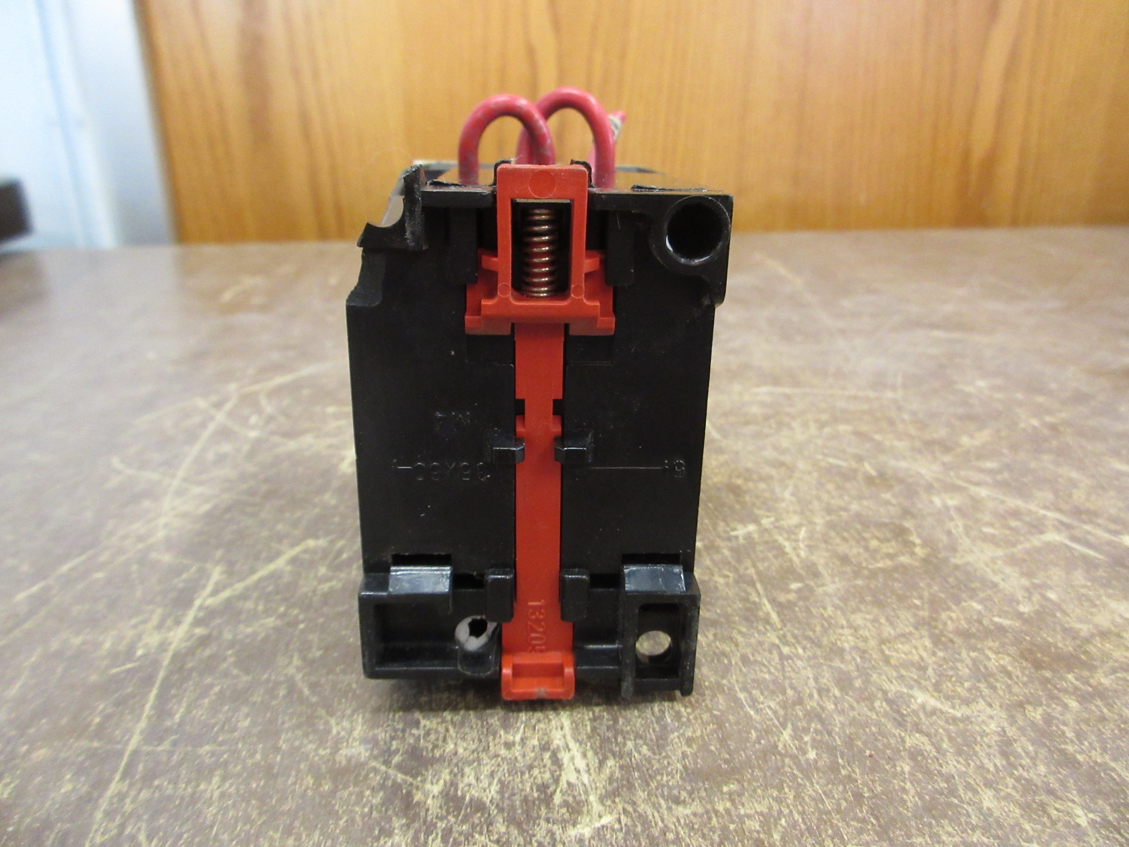 Square D Solid State Overload 9065 TR 2.8 Trip: 2.8-4.2A *Chipped Foot* Used