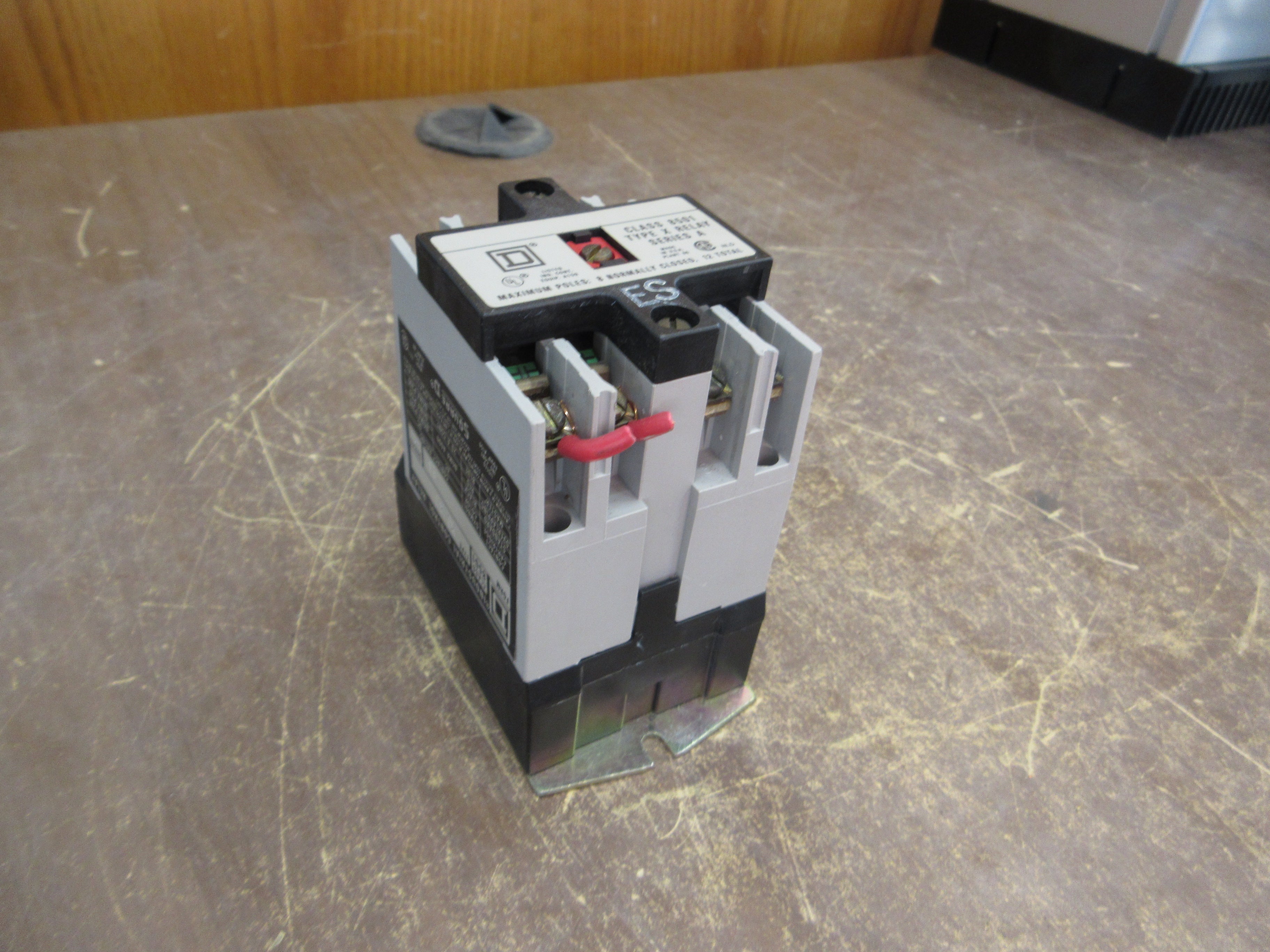 Square D Type X Relay 8501 X0 40 ES Ser. A 120V Coil 20A Used