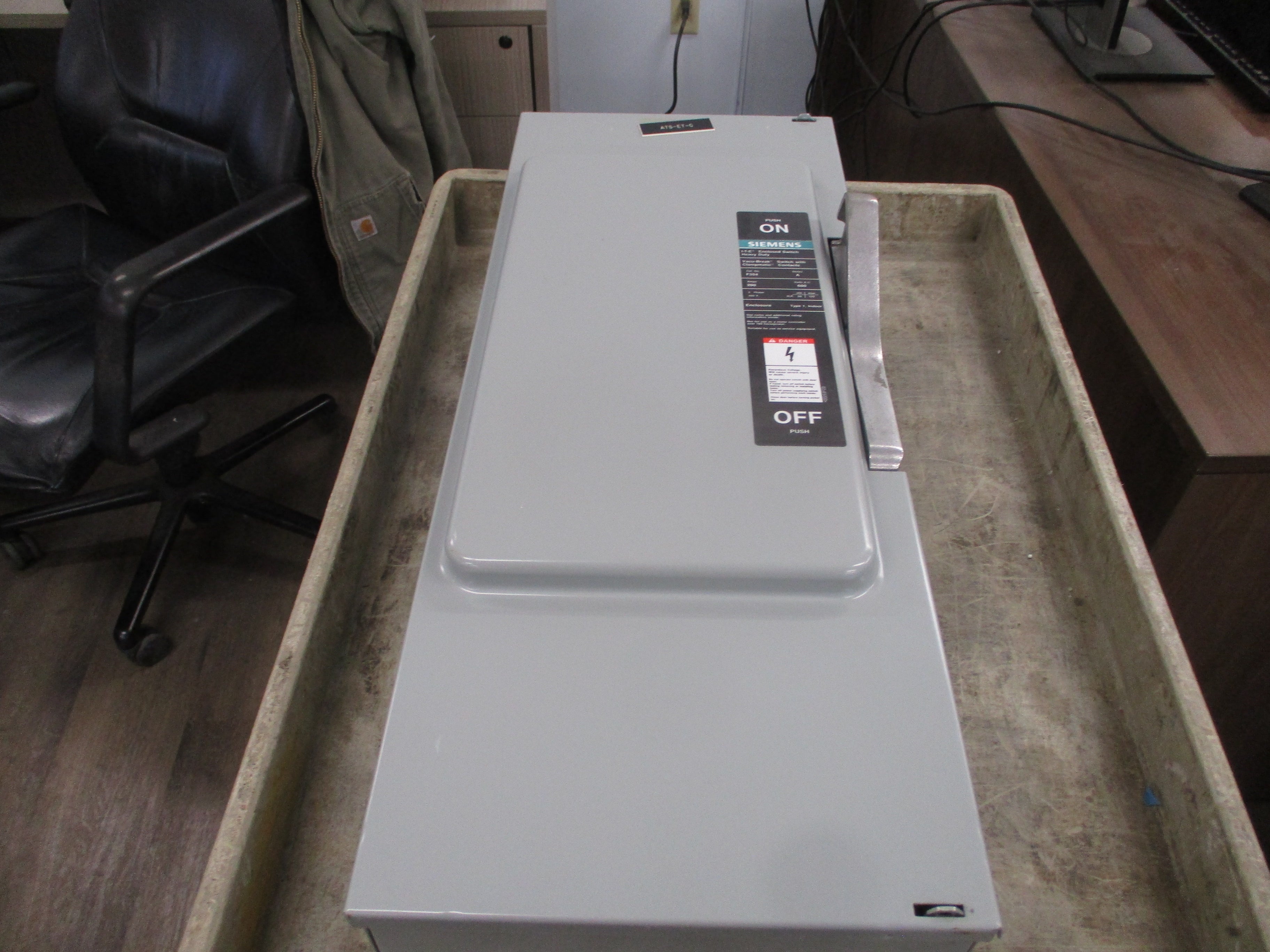 Siemens Fusible Safety Switch/Disconnect F354 200A 600V 3P Used