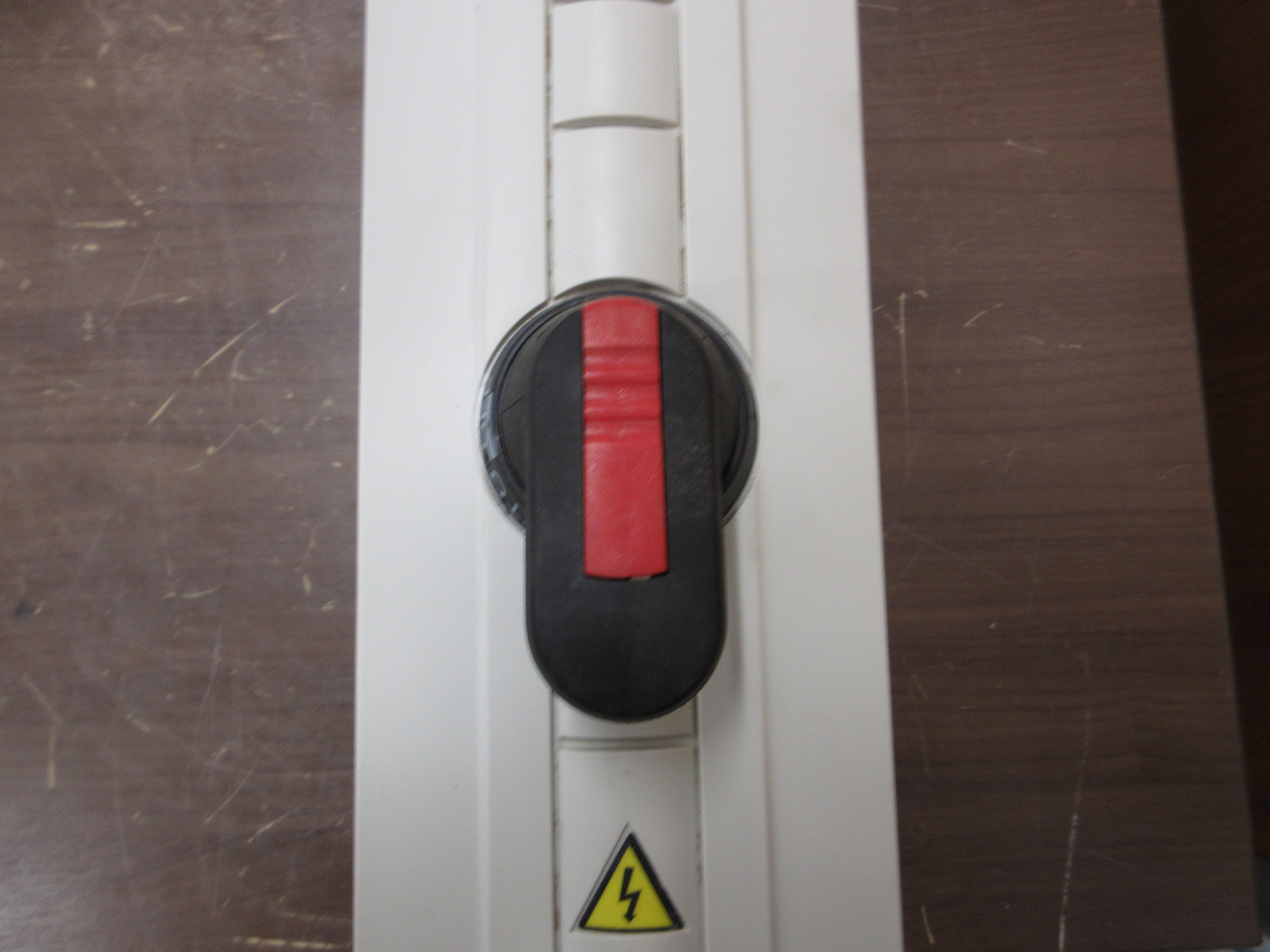 ABB ACH550 AC Drive w/ Bypass ACH550-VCR-017A-2+F267 5HP 3Ph w/ Keypad Used