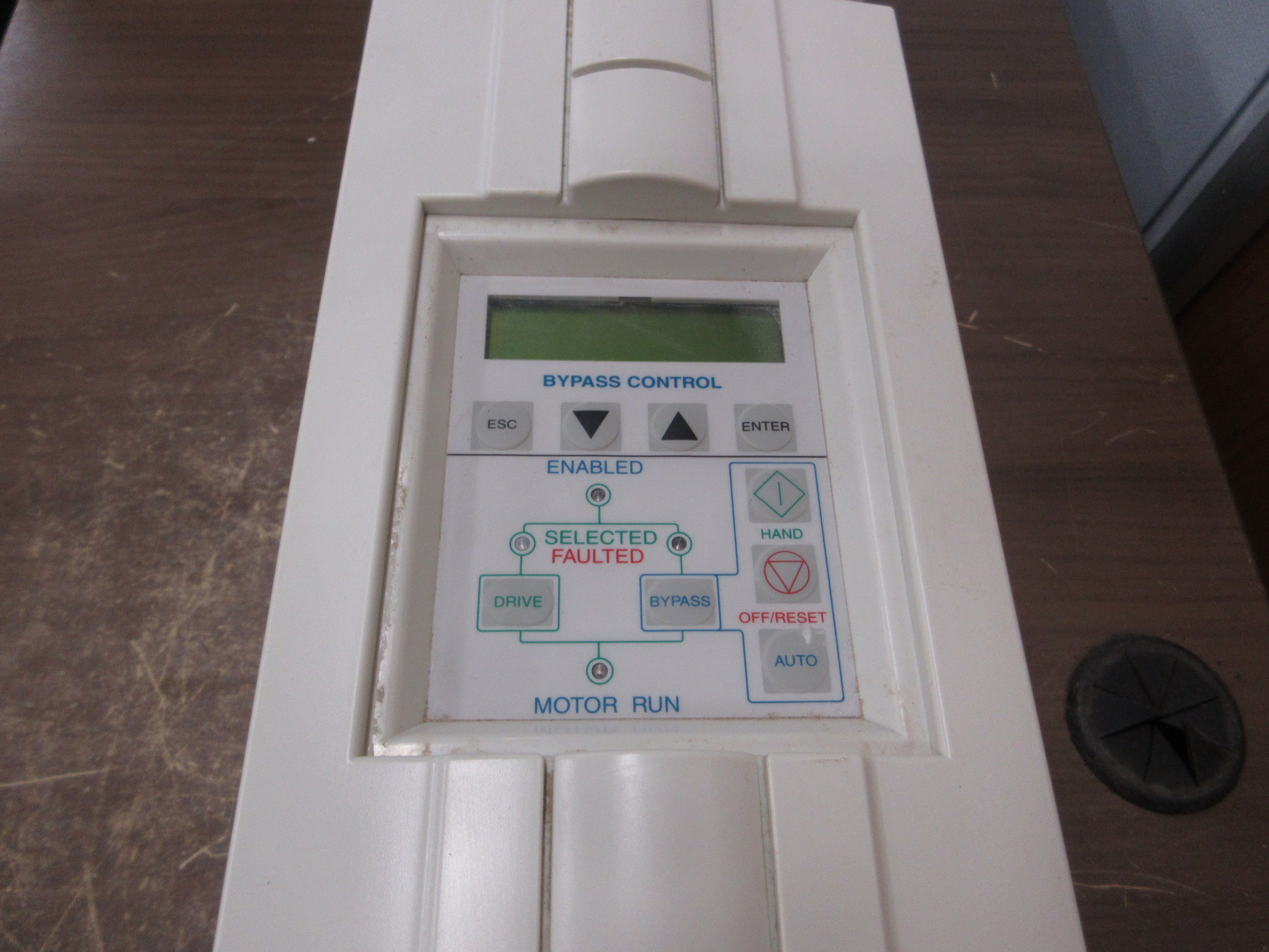 ABB ACH550 AC Drive w/ Bypass ACH550-VCR-017A-2+F267 5HP 3Ph w/ Keypad Used