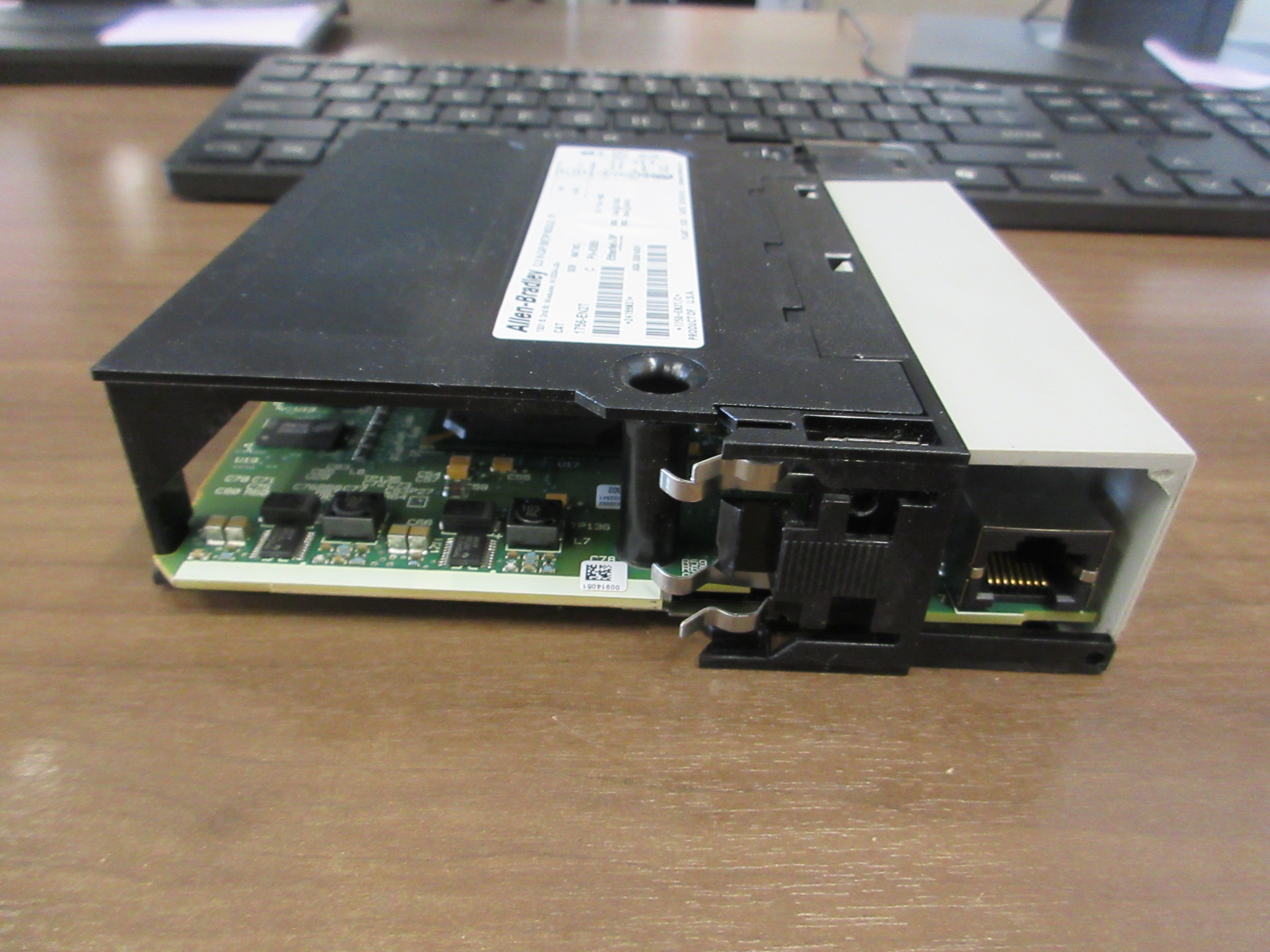 Allen-Bradley ControlLogix Hi-CAP ENET/IP Module 1756-EN2T Ser. C FW: 4.003 Used