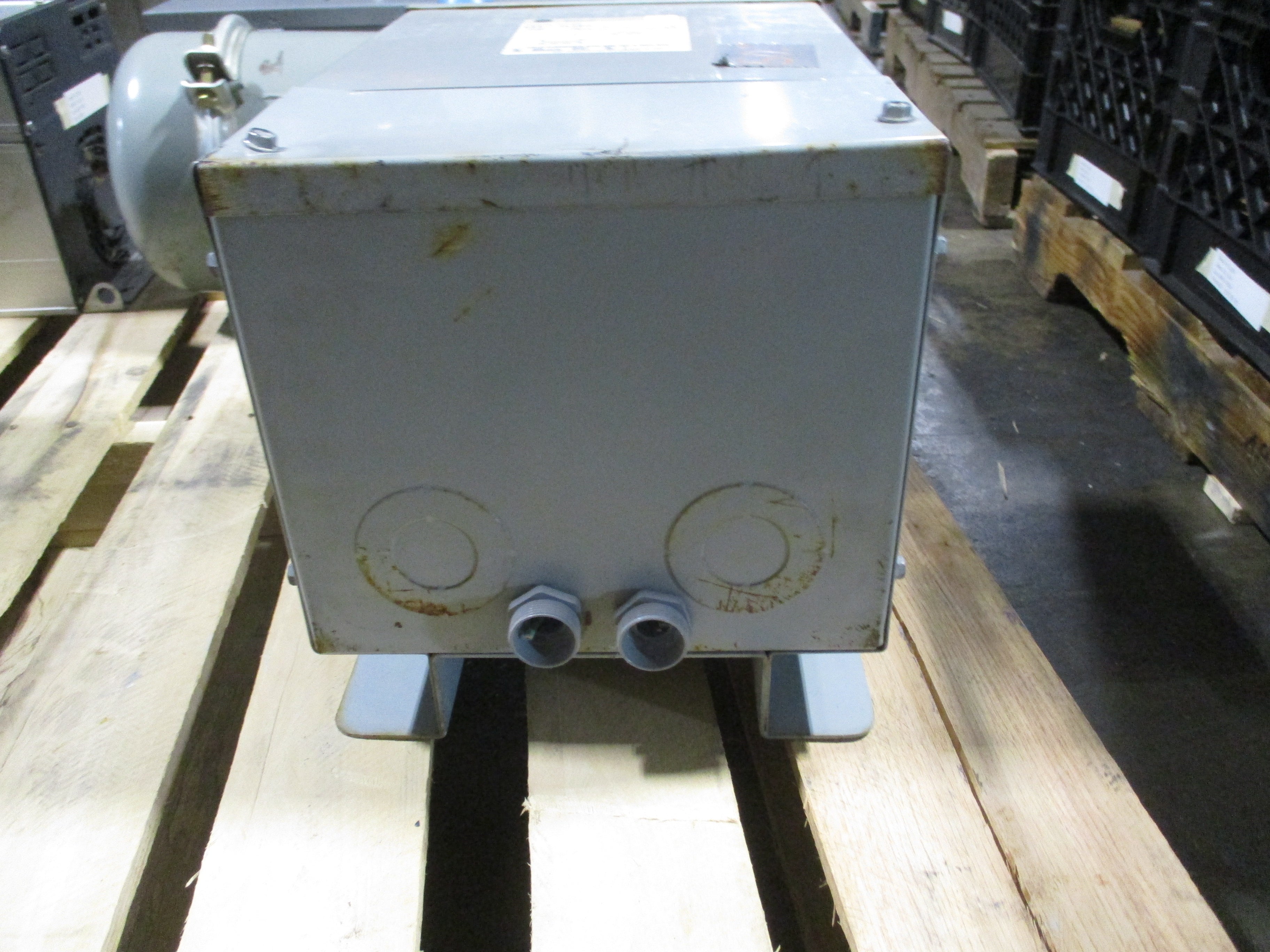 GE 3R Transformer 9T21B1028G24 5 KVA Pri: 208V Sec: 120/240V 1Ph 60Hz