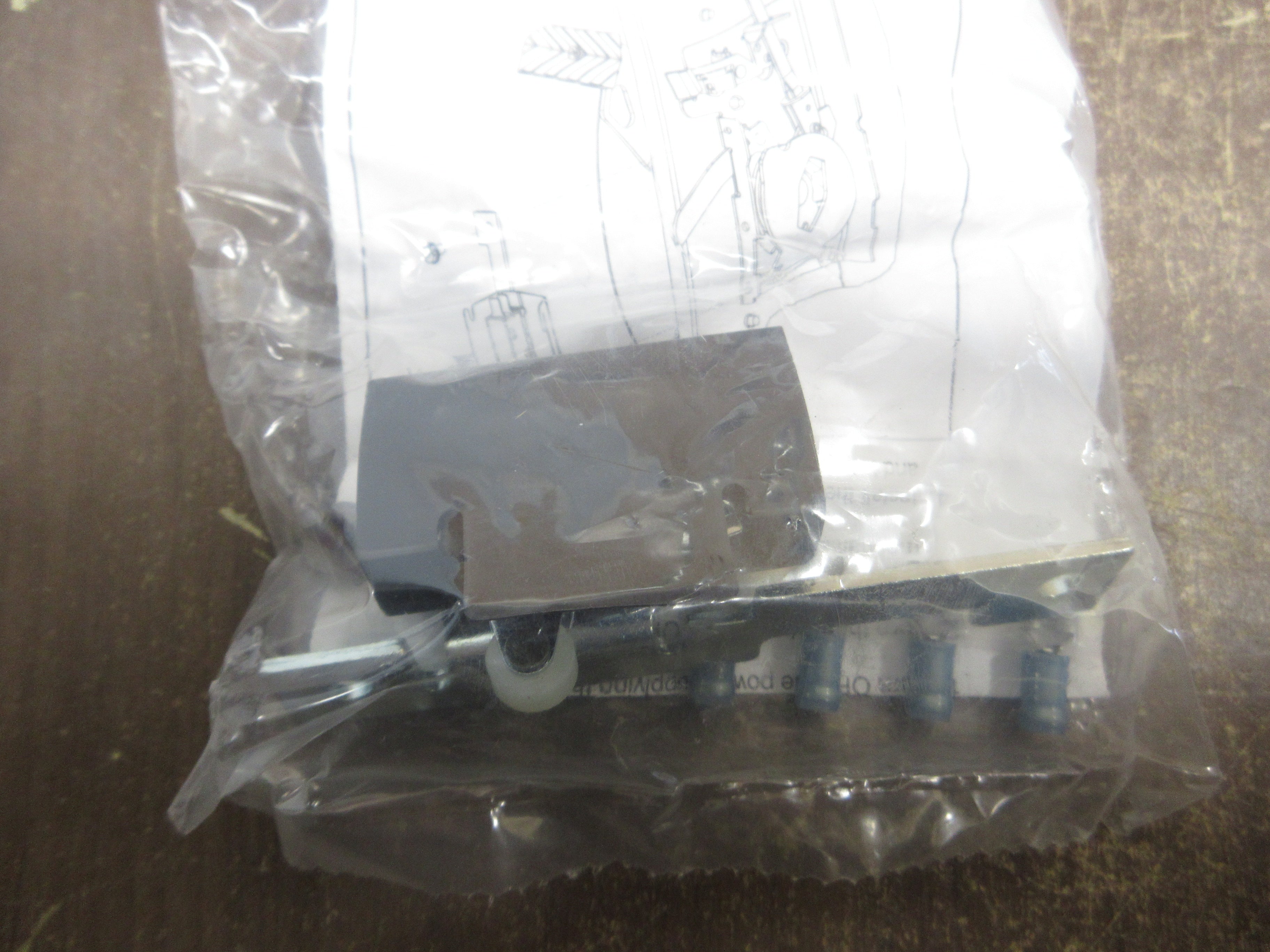 Siemens Auxiliary Switch HA161234 30-600A 1 N.O 1 N.C New Surplus