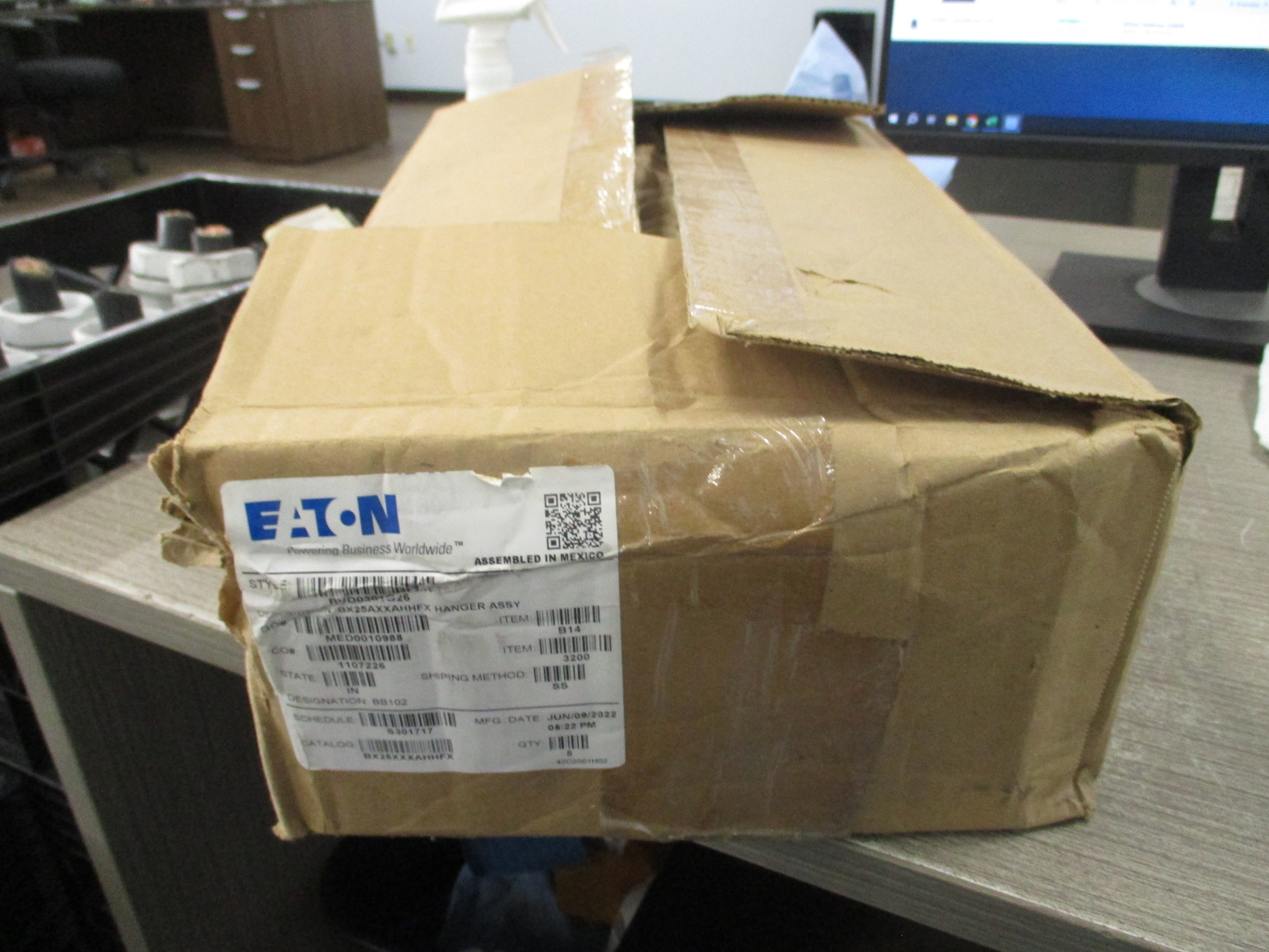 Eaton Hanger Assembly BVD0301G26 *Box of 5* New Surplus