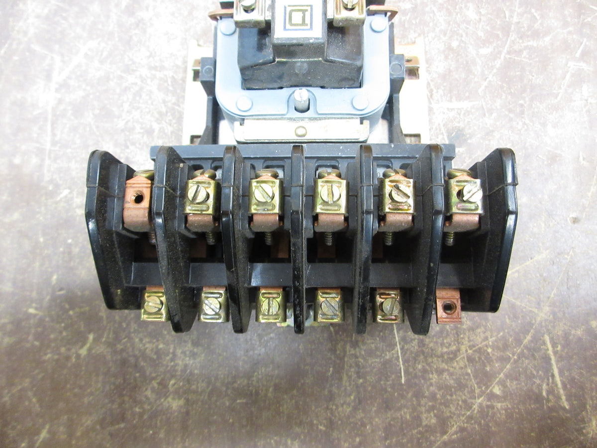 Square D Lighting Contactor 8903 L0 60 Ser. B 120V Coil 20A 600V Used