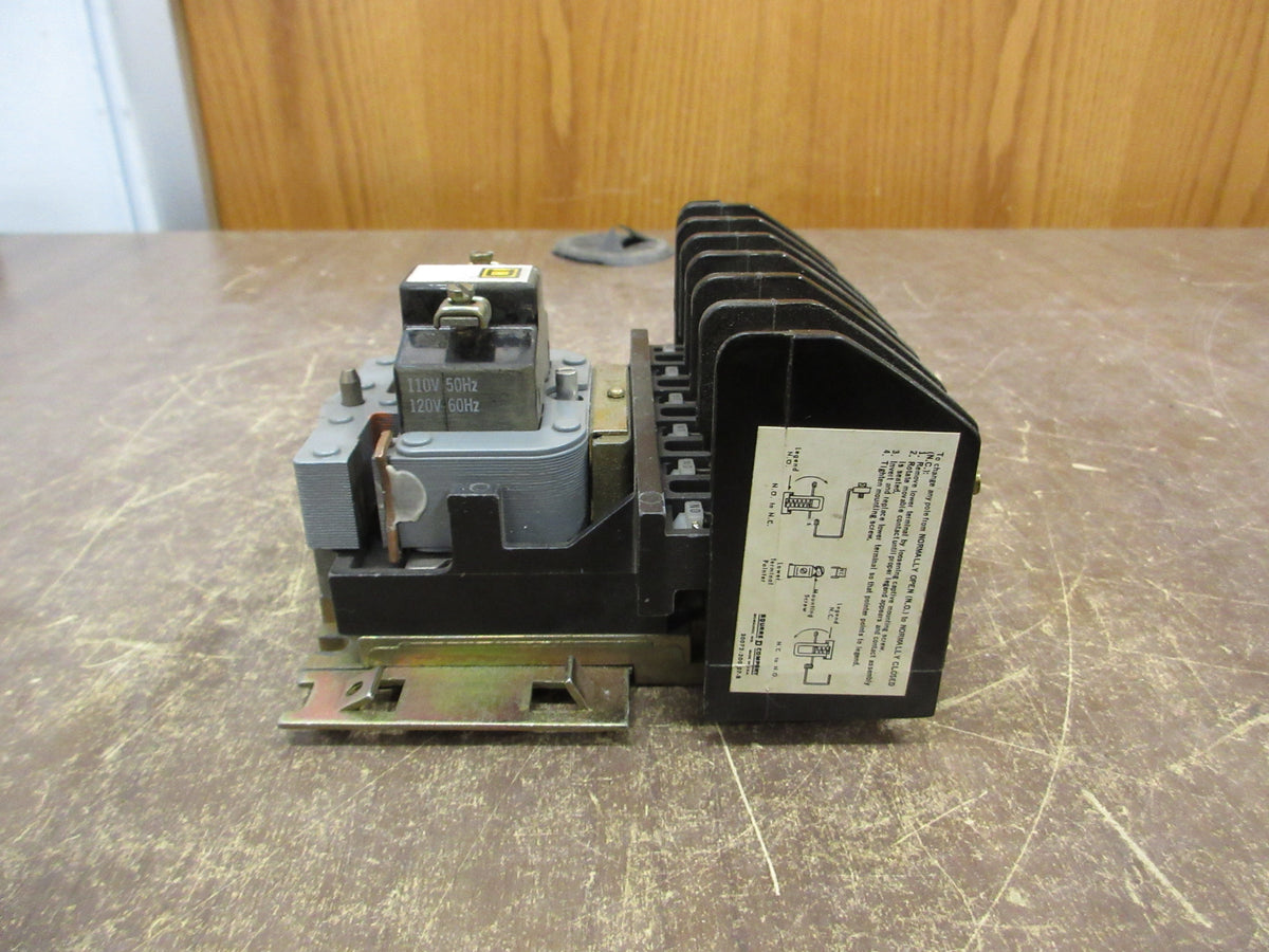 Square D Lighting Contactor 8903 L0 60 Ser. B 120V Coil 20A 600V Used