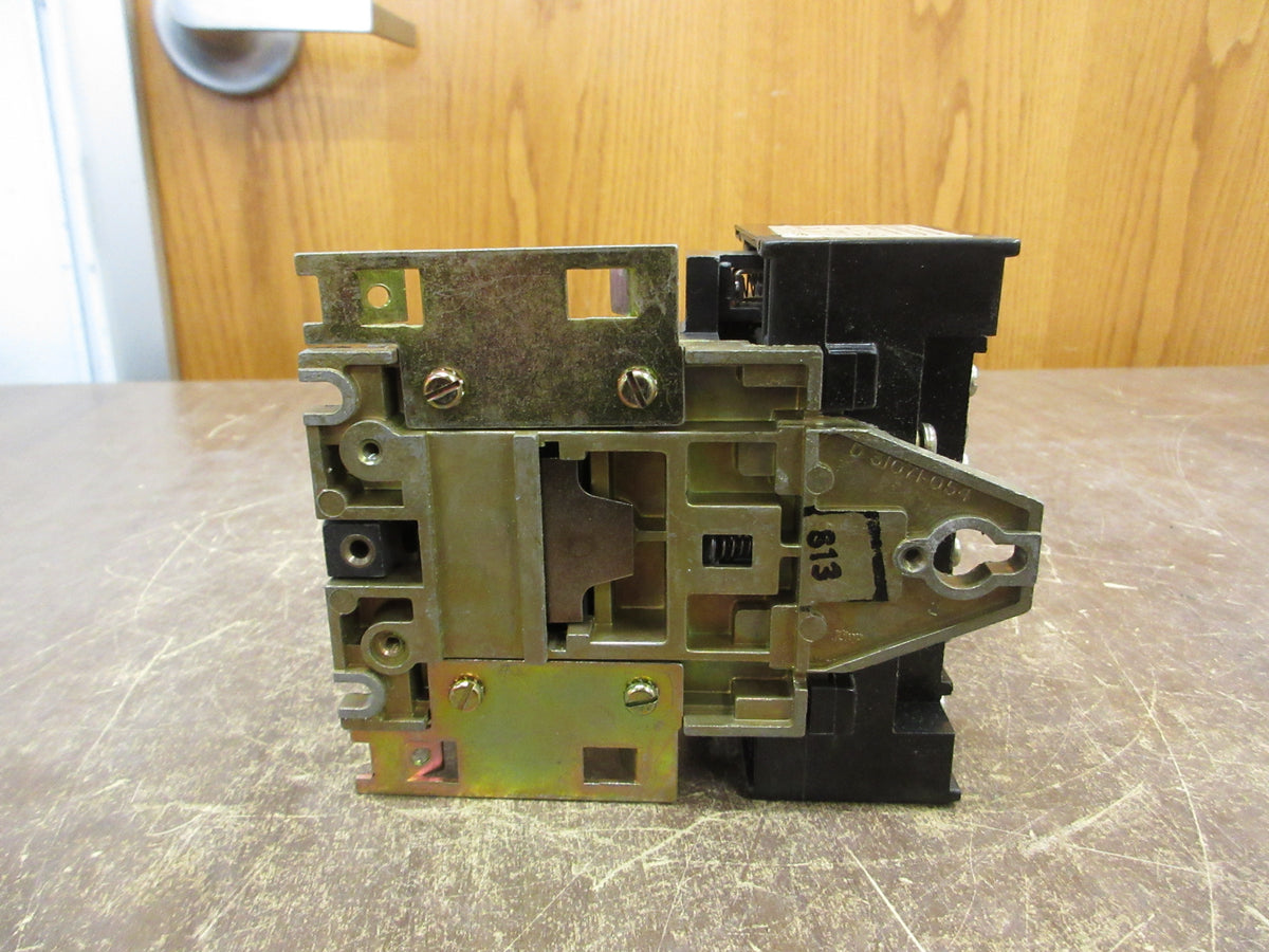 Square D Lighting Contactor 8903 L0 60 Ser. B 120V Coil 20A 600V Used