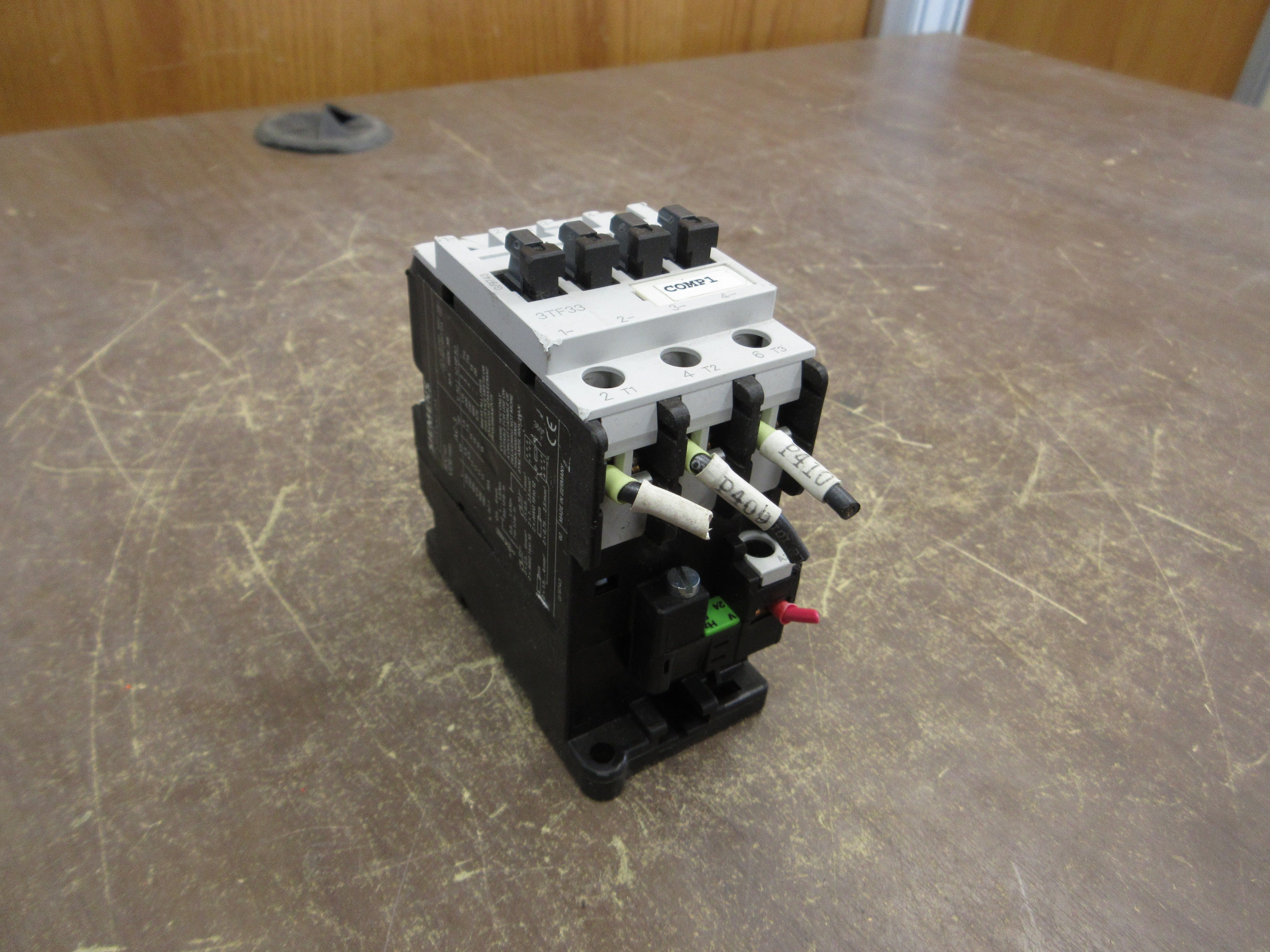 Siemens Contactor 3TF3300-0A 24V Coil 30A 600V *Broken Corner* Used