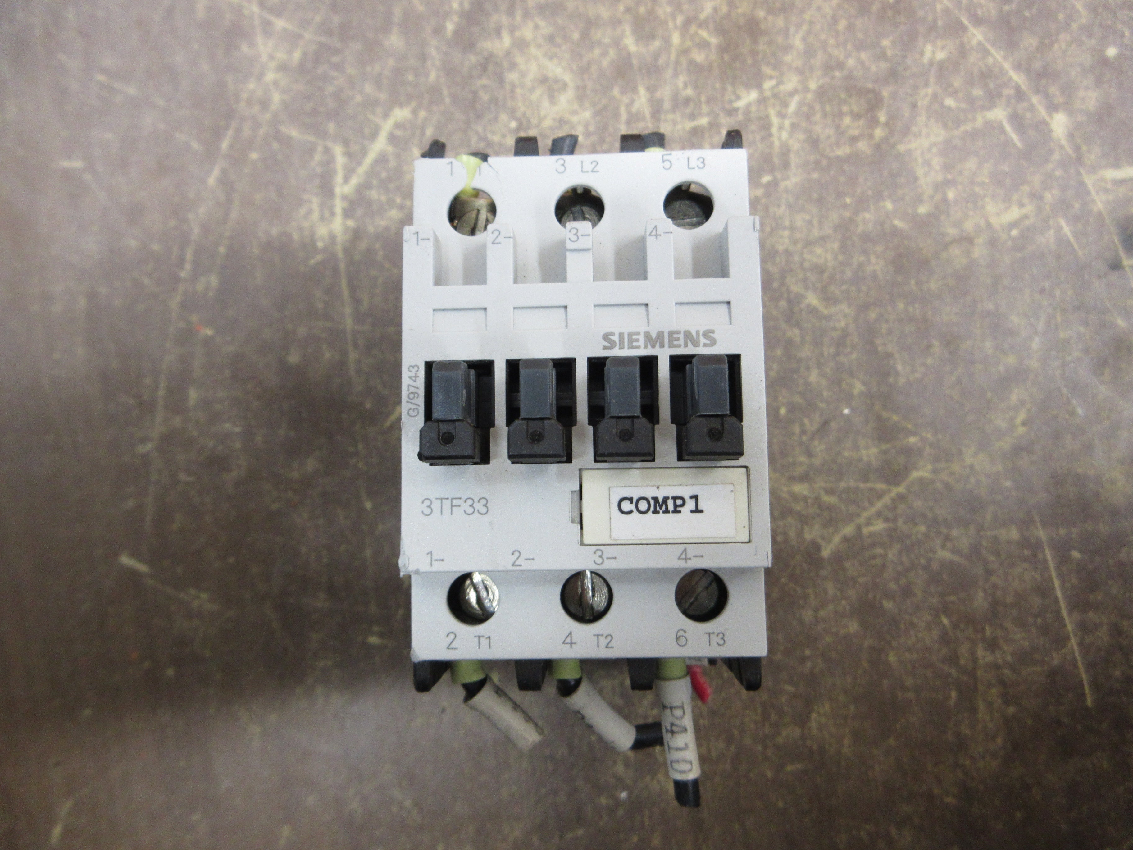 Siemens Contactor 3TF3300-0A 24V Coil 30A 600V *Broken Corner* Used