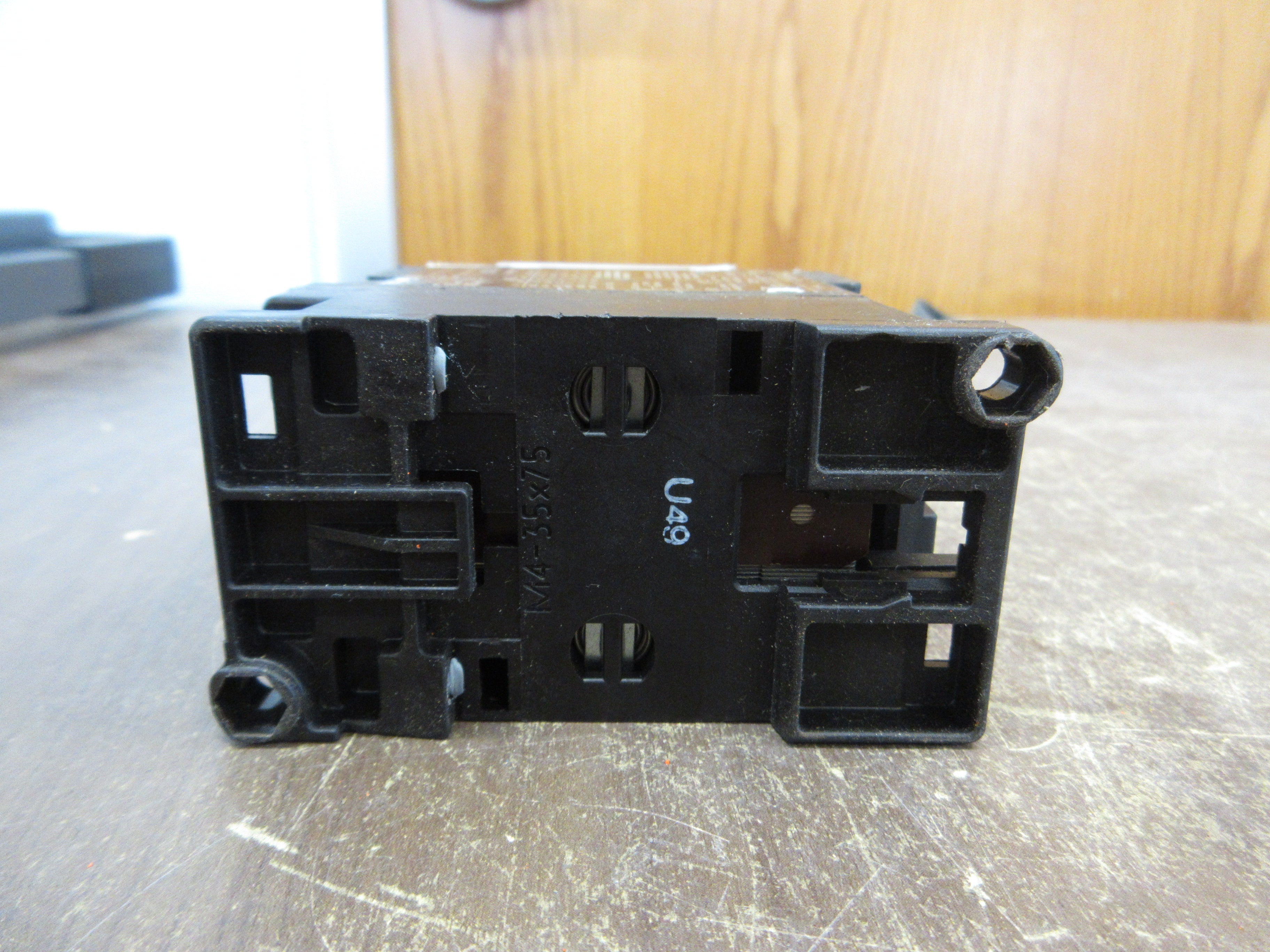 Siemens Contactor 3TF3300-0A 24V Coil 30A 600V *Broken Corner* Used