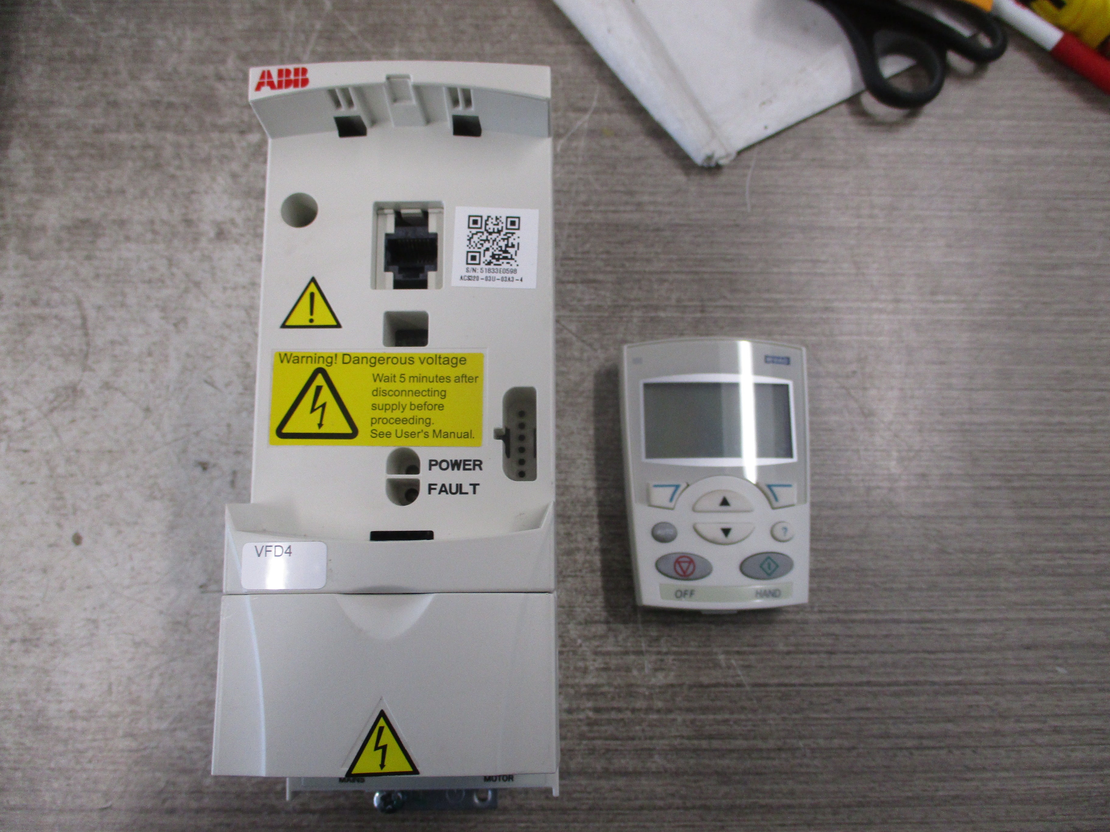ABB ACS320 AC Drive ACS320-03U-03A3-4 1.5HP 3Ph