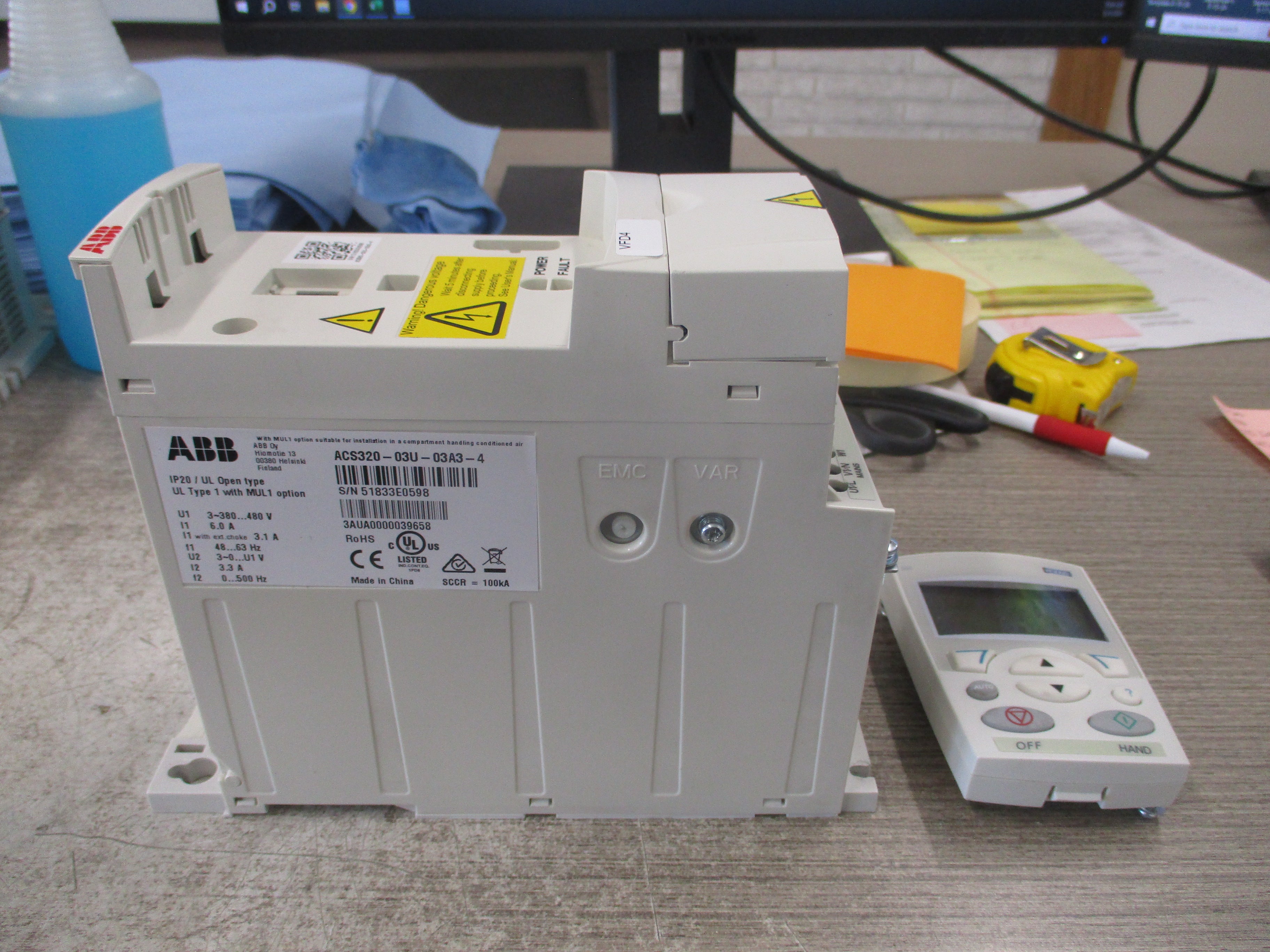 ABB ACS320 AC Drive ACS320-03U-03A3-4 1.5HP 3Ph