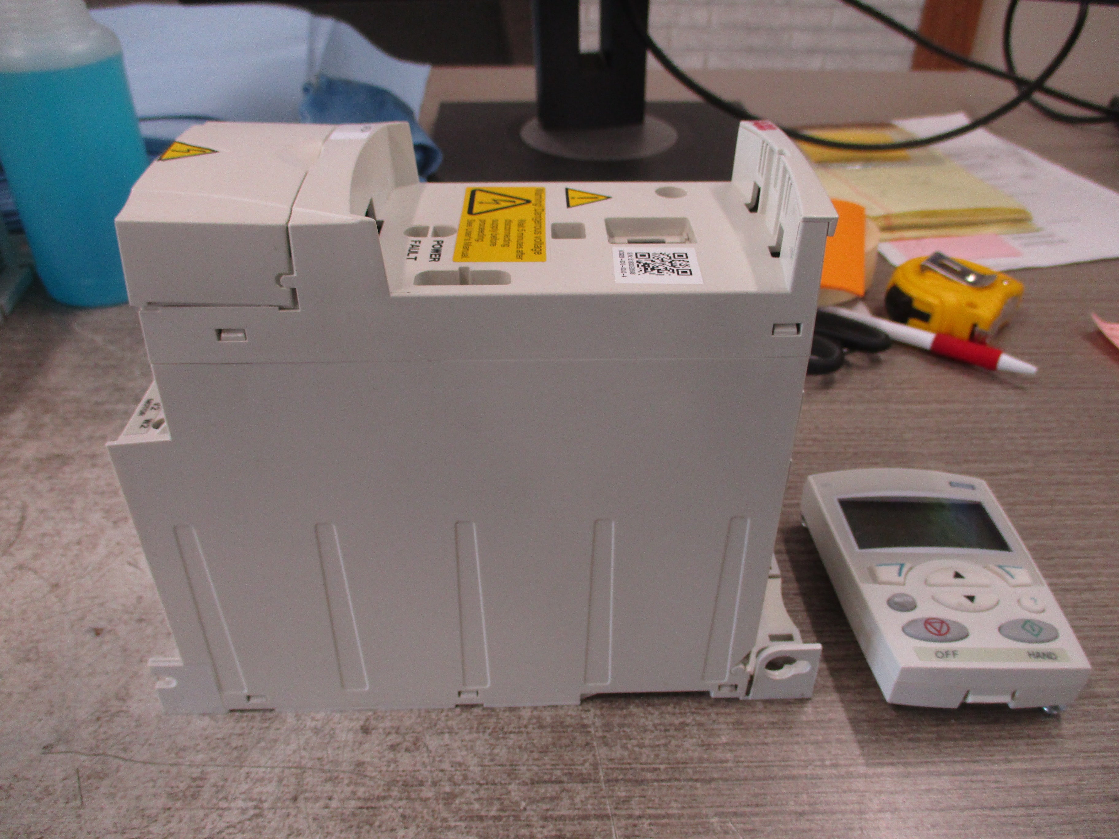 ABB ACS320 AC Drive ACS320-03U-03A3-4 1.5HP 3Ph