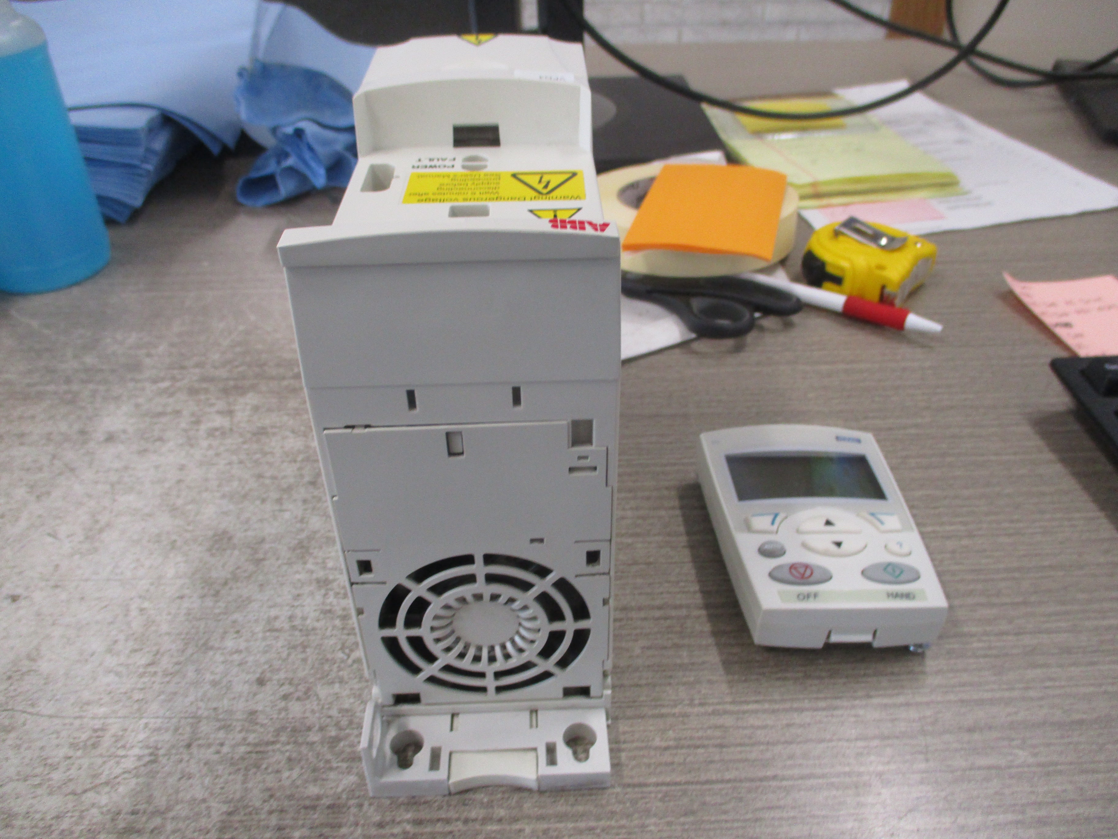 ABB ACS320 AC Drive ACS320-03U-03A3-4 1.5HP 3Ph