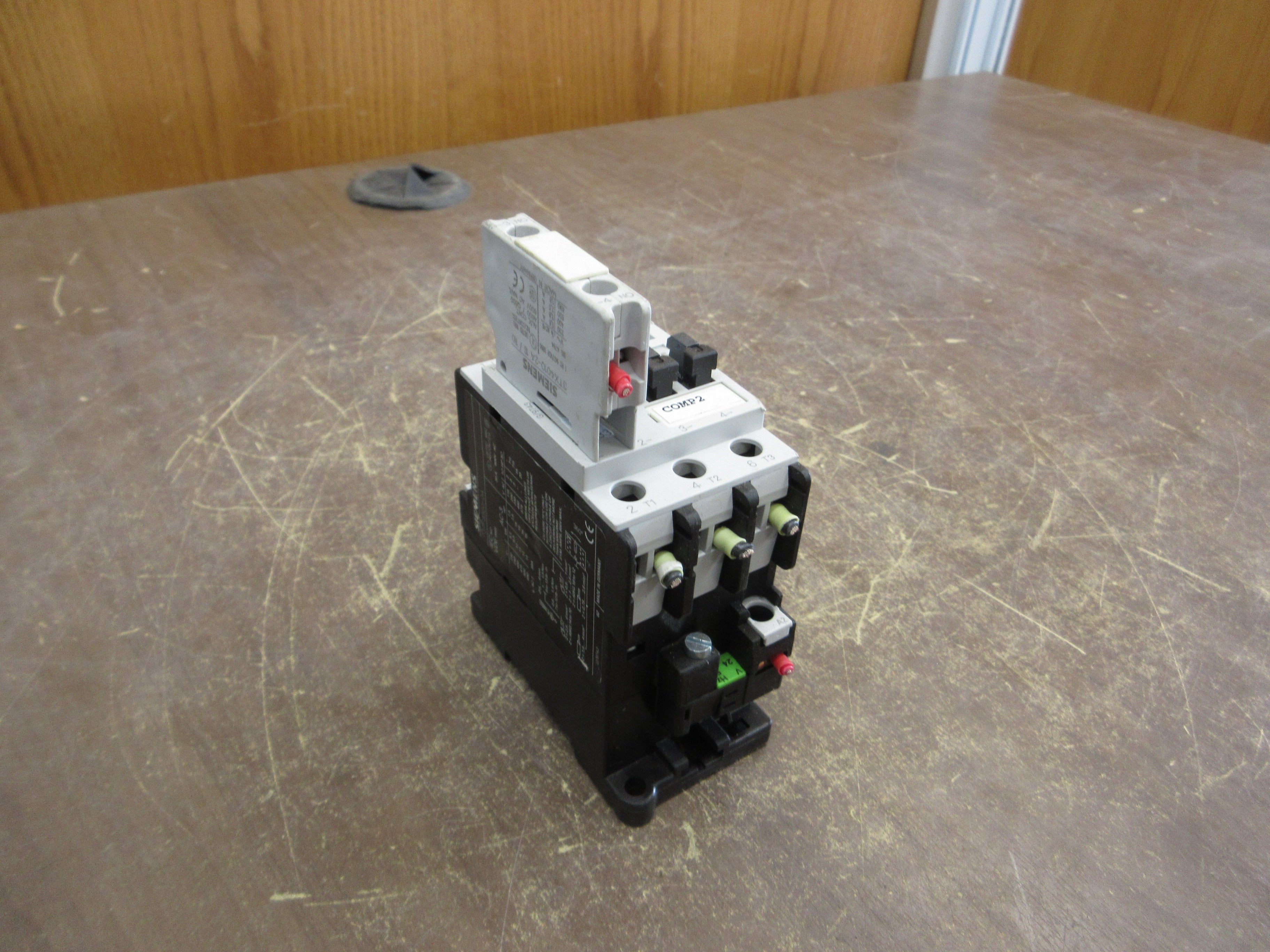 Siemens Contactor 3TF3300-0A 24V Coil 30A 600V w/ (1) Aux Contact Used