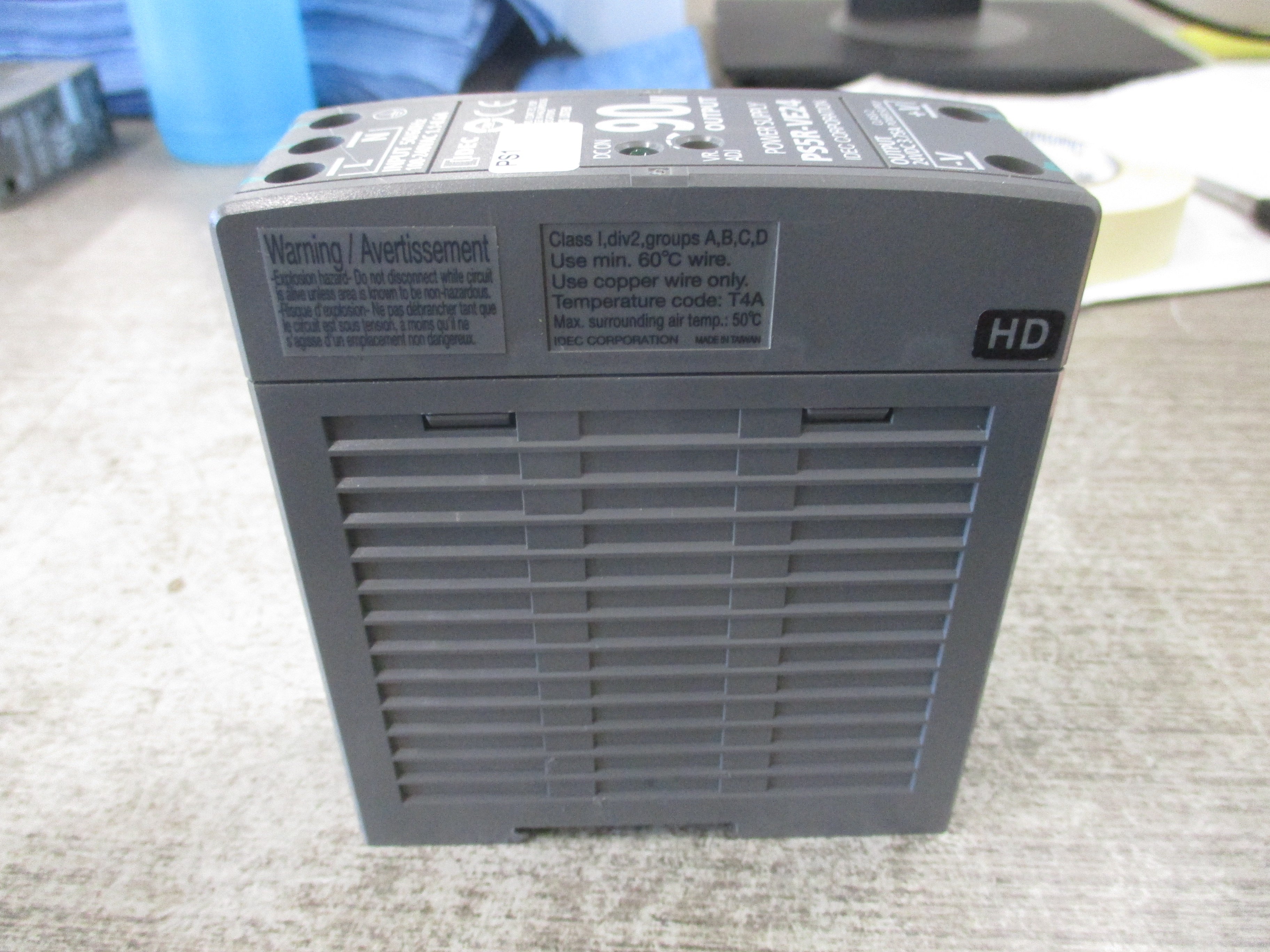 Idec Power Supply PS5R-VE24 90W Input: 50/60Hz 100-240VAC 1.1-0.6A