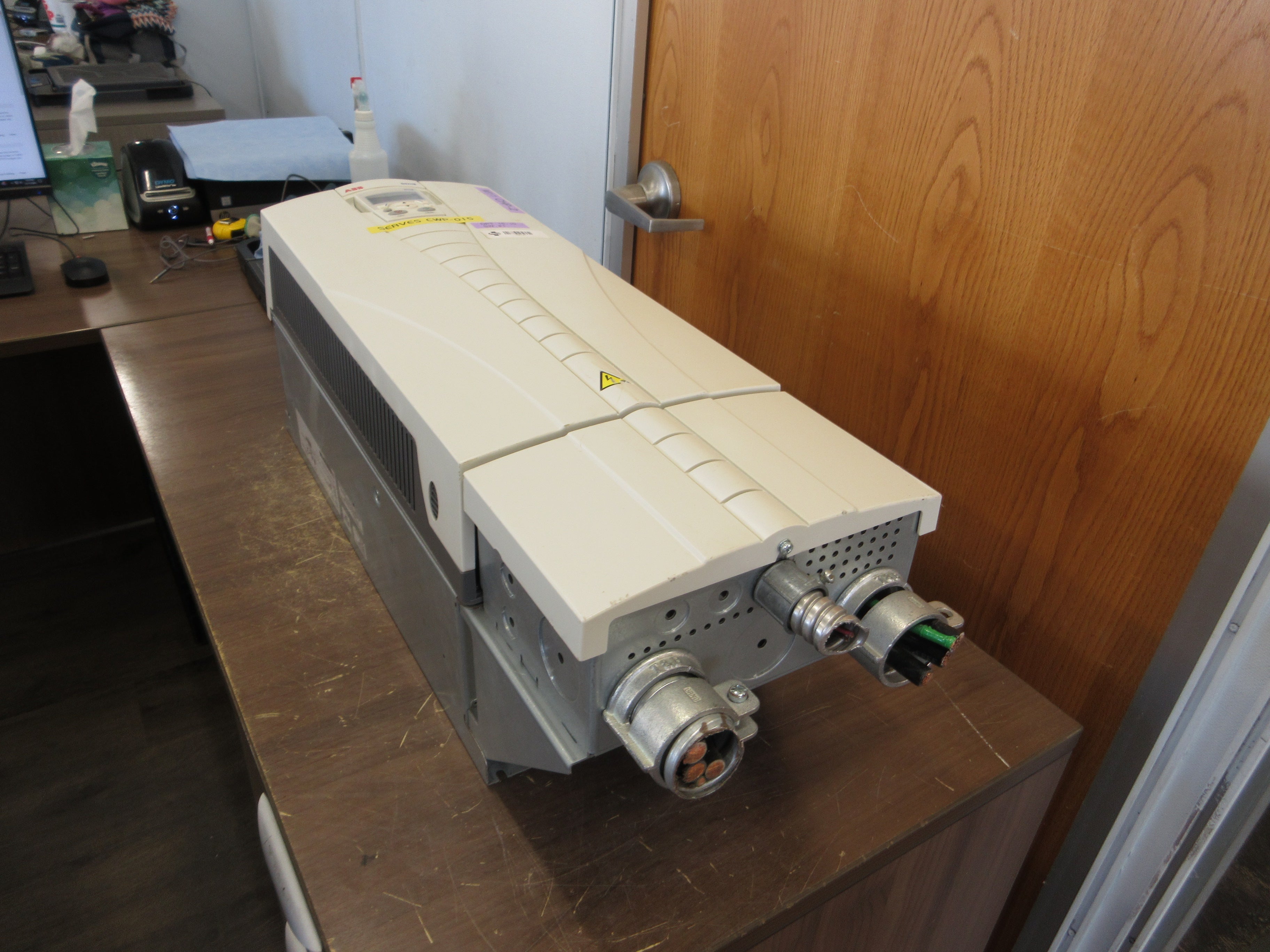 ABB ACH550 AC Drive ACH550-UH-125A-4 100HP 3Ph w/ Keypad Used