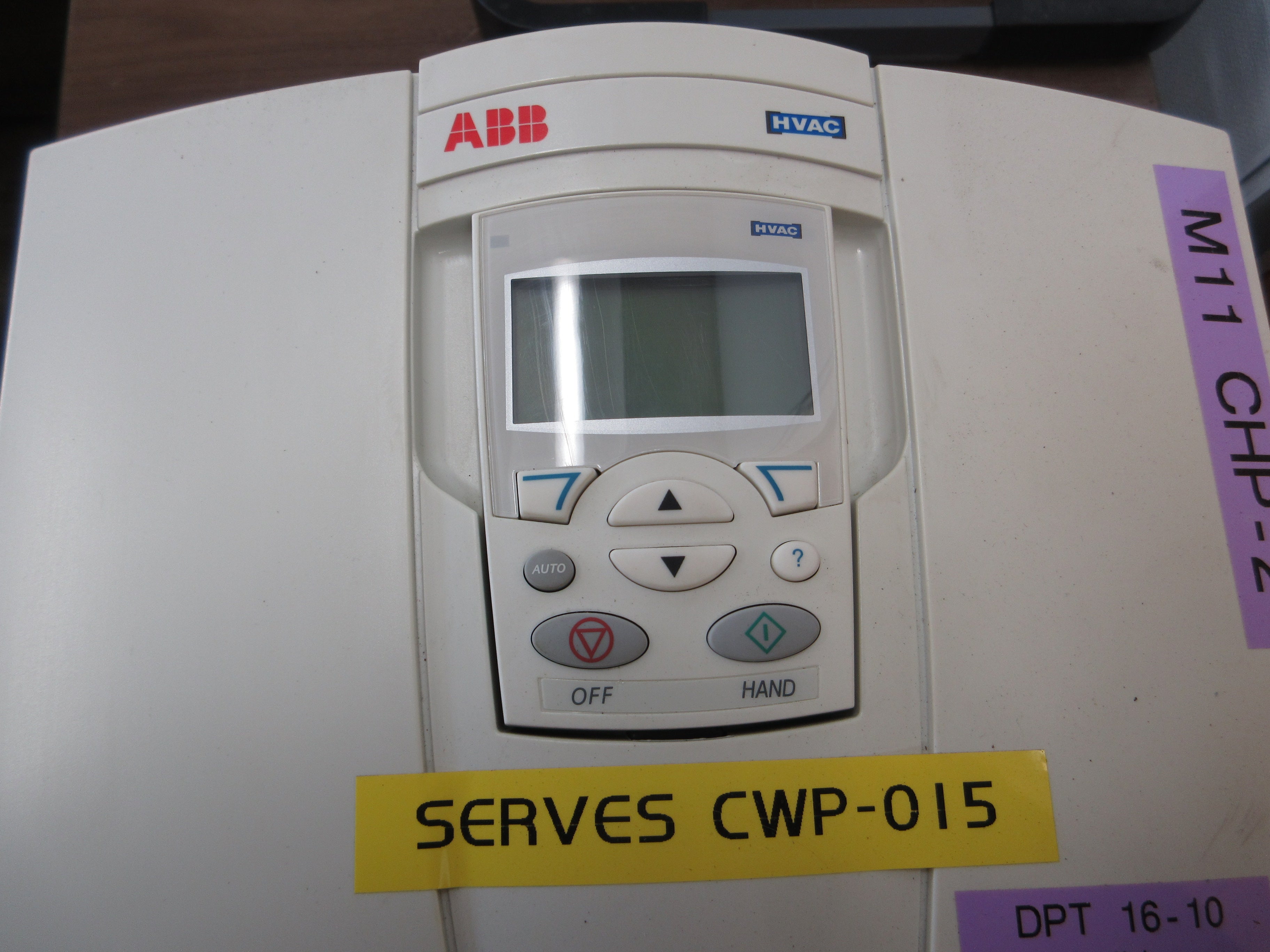 ABB ACH550 AC Drive ACH550-UH-125A-4 100HP 3Ph w/ Keypad Used