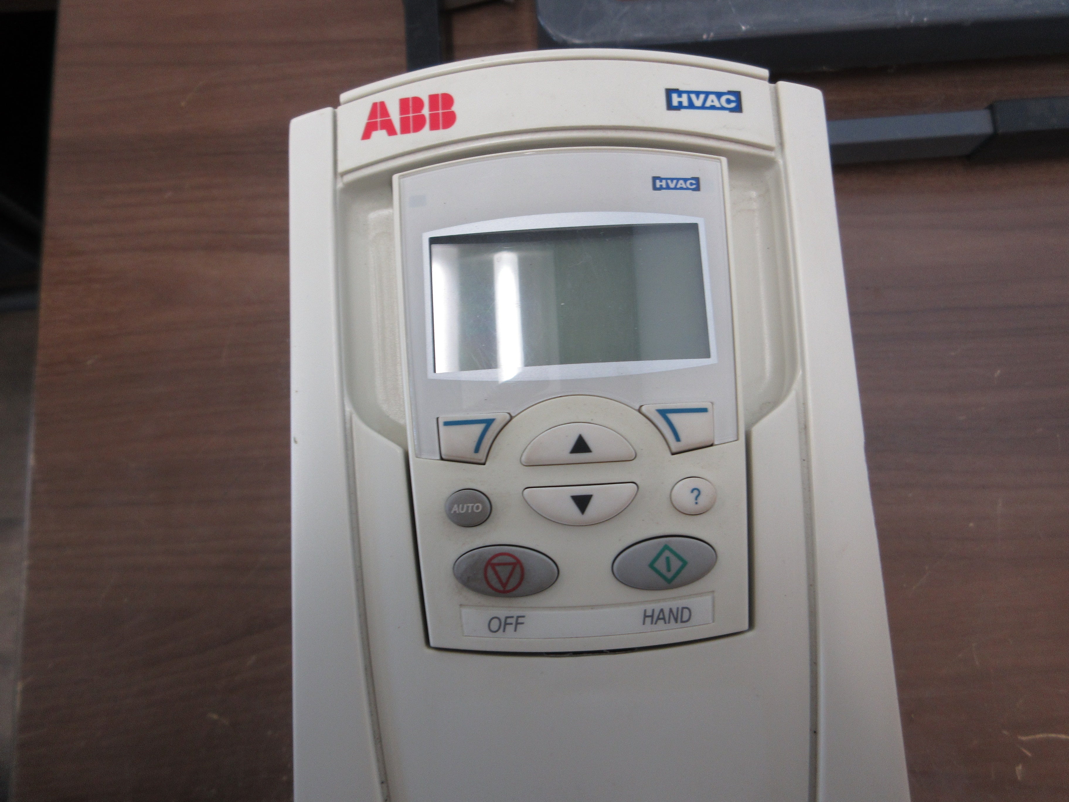 ABB ACH550 AC Drive w/ Bypass ACH550-VC-024A-2+F267 7.5HP 3Ph w/ Keypad Used