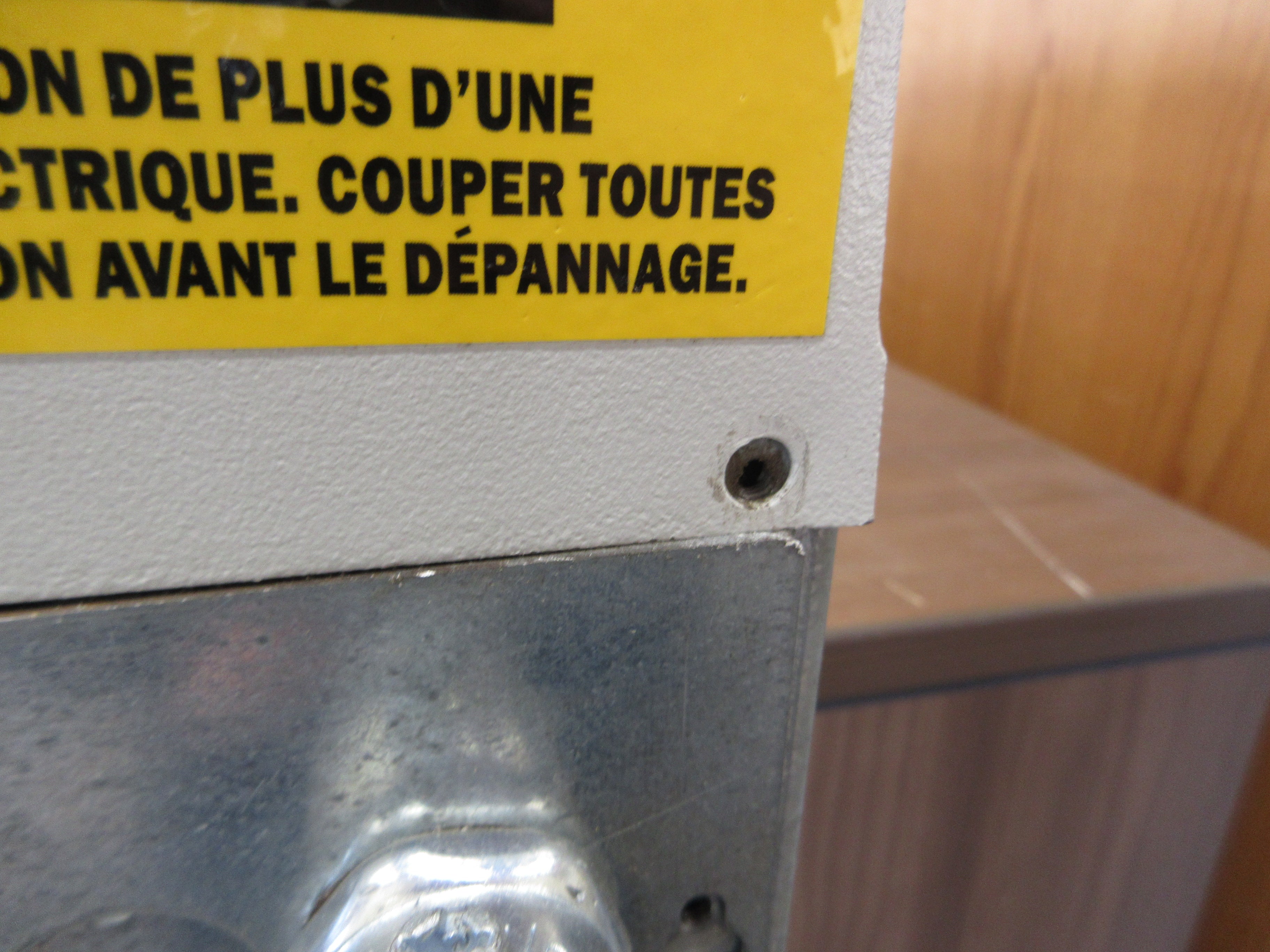 ABB ACH550 AC Drive w/ Bypass ACH550-VC-024A-2+F267 7.5HP 3Ph w/ Keypad Used