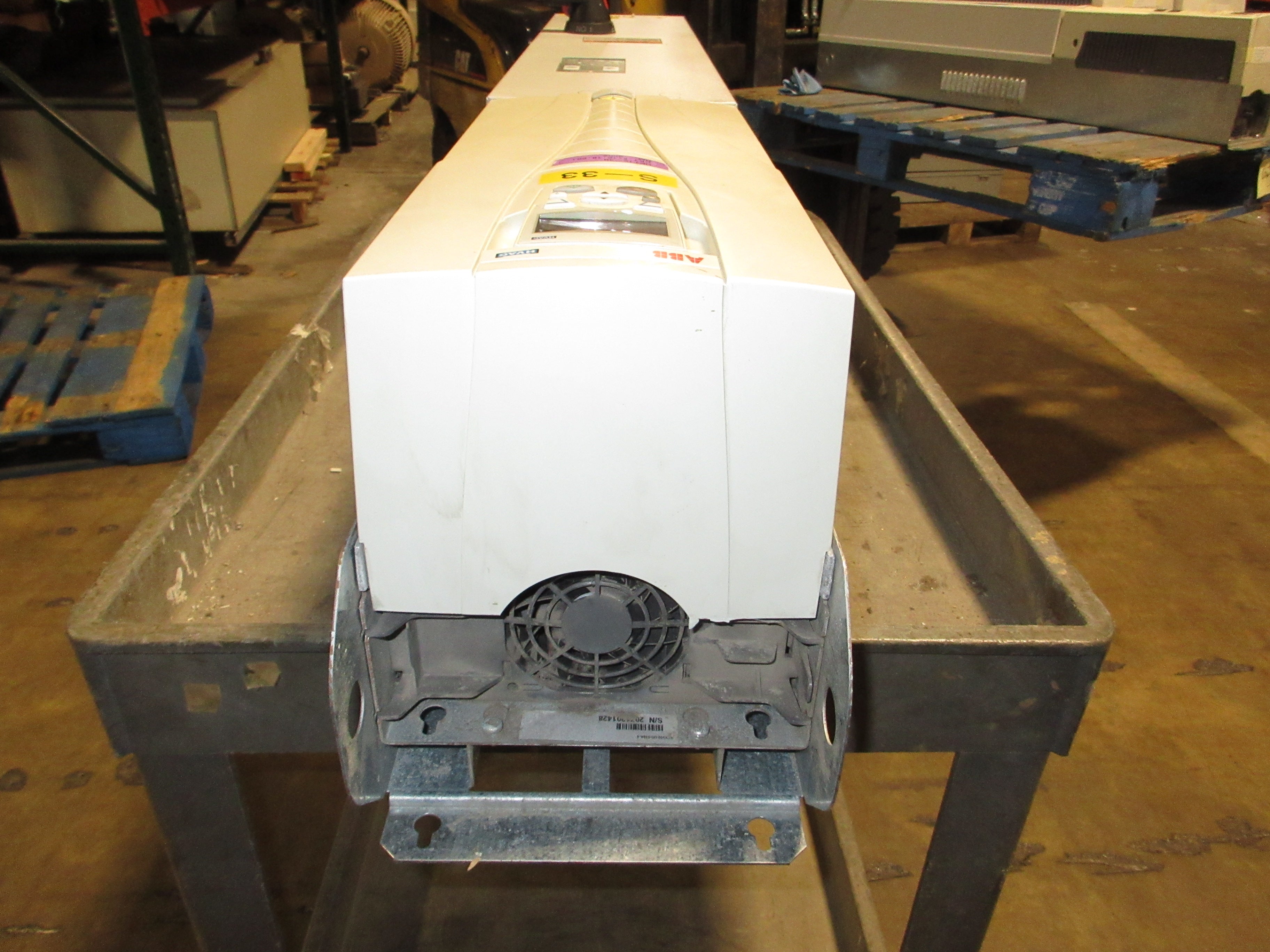 ABB ACH550 AC Drive w/ Bypass ACH550-VD-038A-4+F267 25HP 3Ph w/ Keypad Used