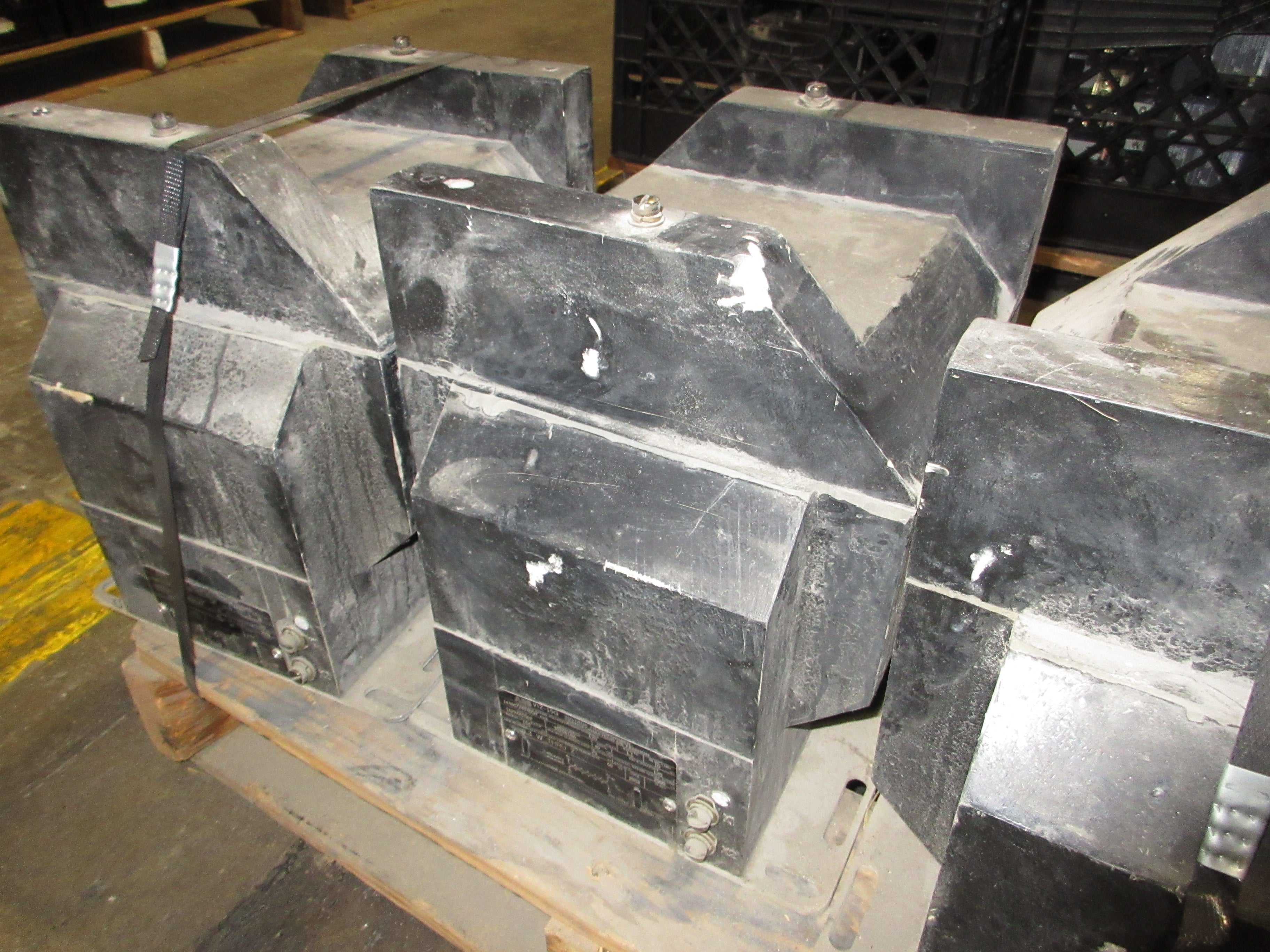 ABB VIZ-15G Voltage Transformer 9629A81G02 Ratio 120:1 Pri: 24940GY/14400V 60Hz