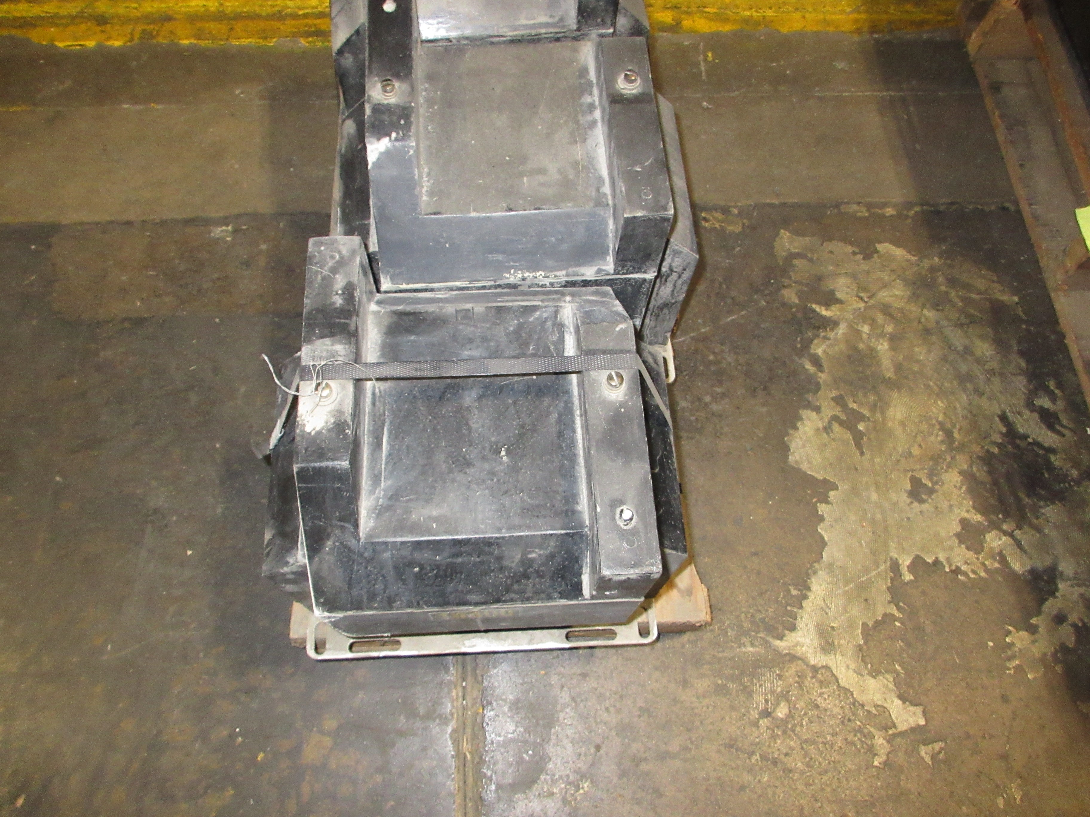 ABB VIZ-15G Voltage Transformer 9629A81G02 Ratio 120:1 Pri: 24940GY/14400V 60Hz