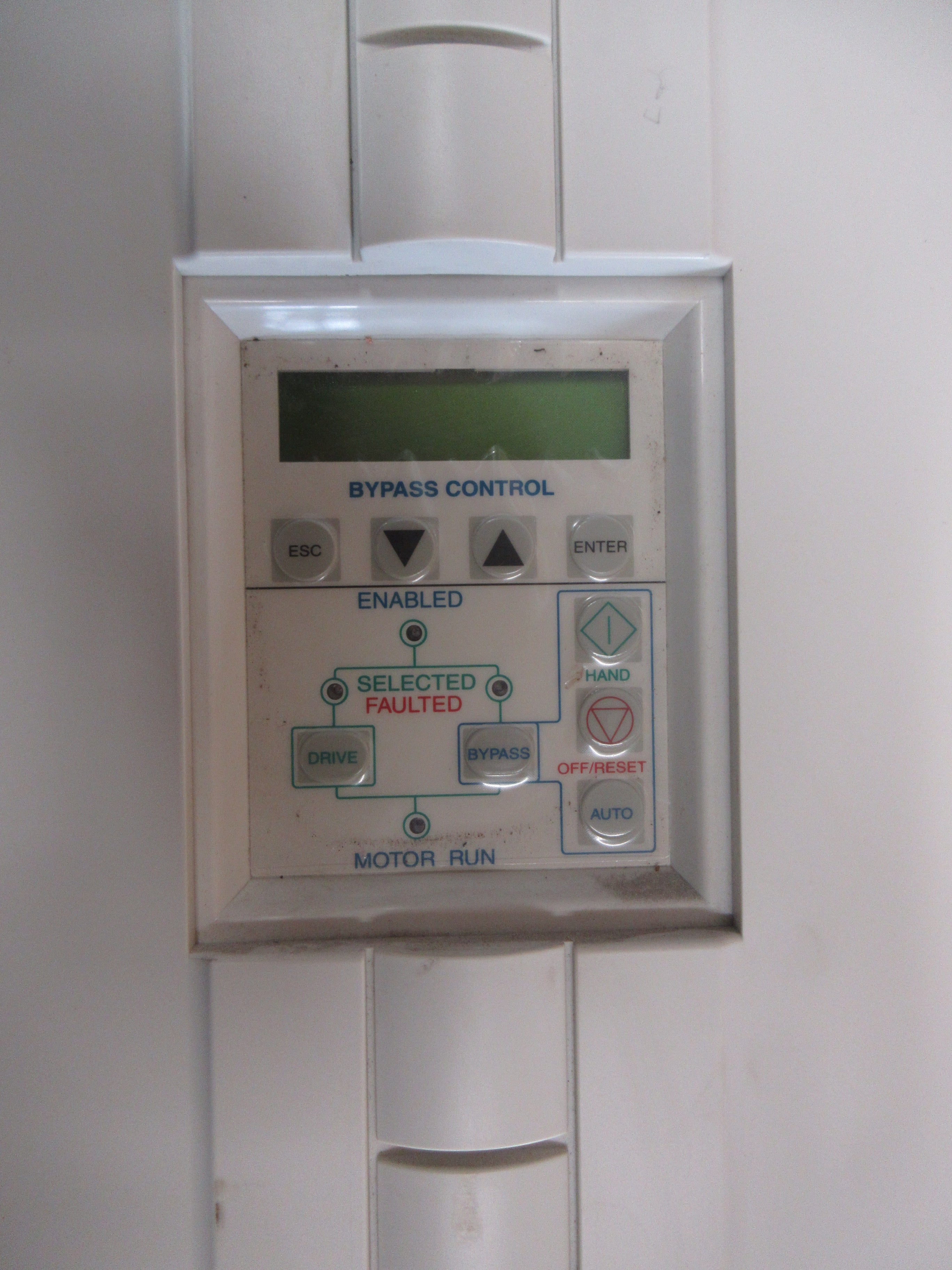 ABB ACH550 AC Drive w/ Bypass ACH550-VCR-045A-4+F267 30HP 3Ph w/ Keypad Used