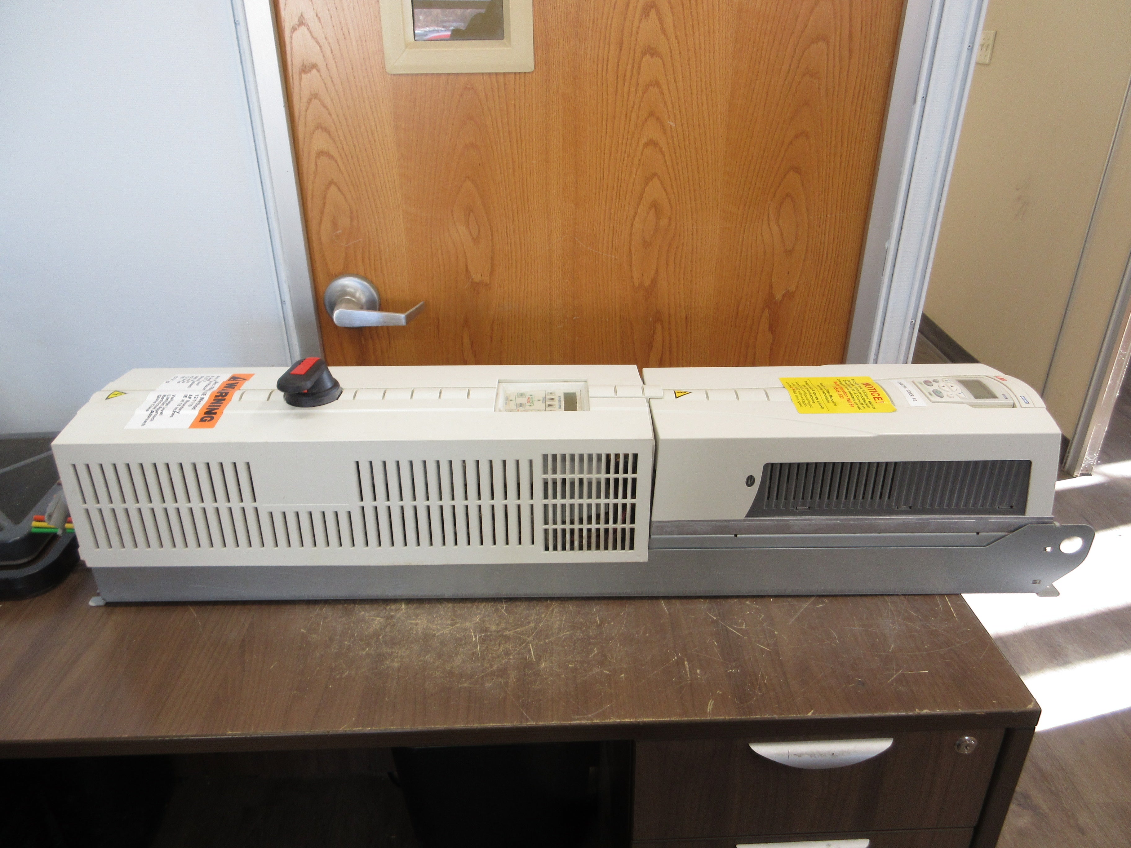 ABB ACH550 AC Drive w/ Bypass ACH550-VCR-045A-4+F267 30HP 3Ph w/ Keypad Used