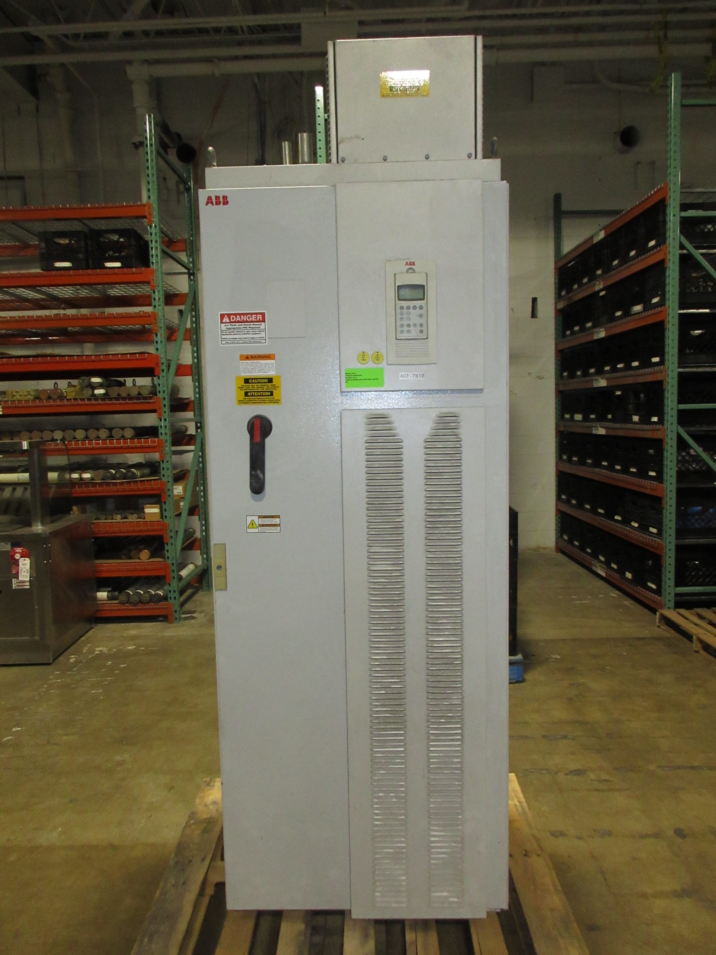 ABB ACS800 AC Drive ACS800-PC-0170-5+B055+K454 150HP 3Ph Breaker Disconnect Used