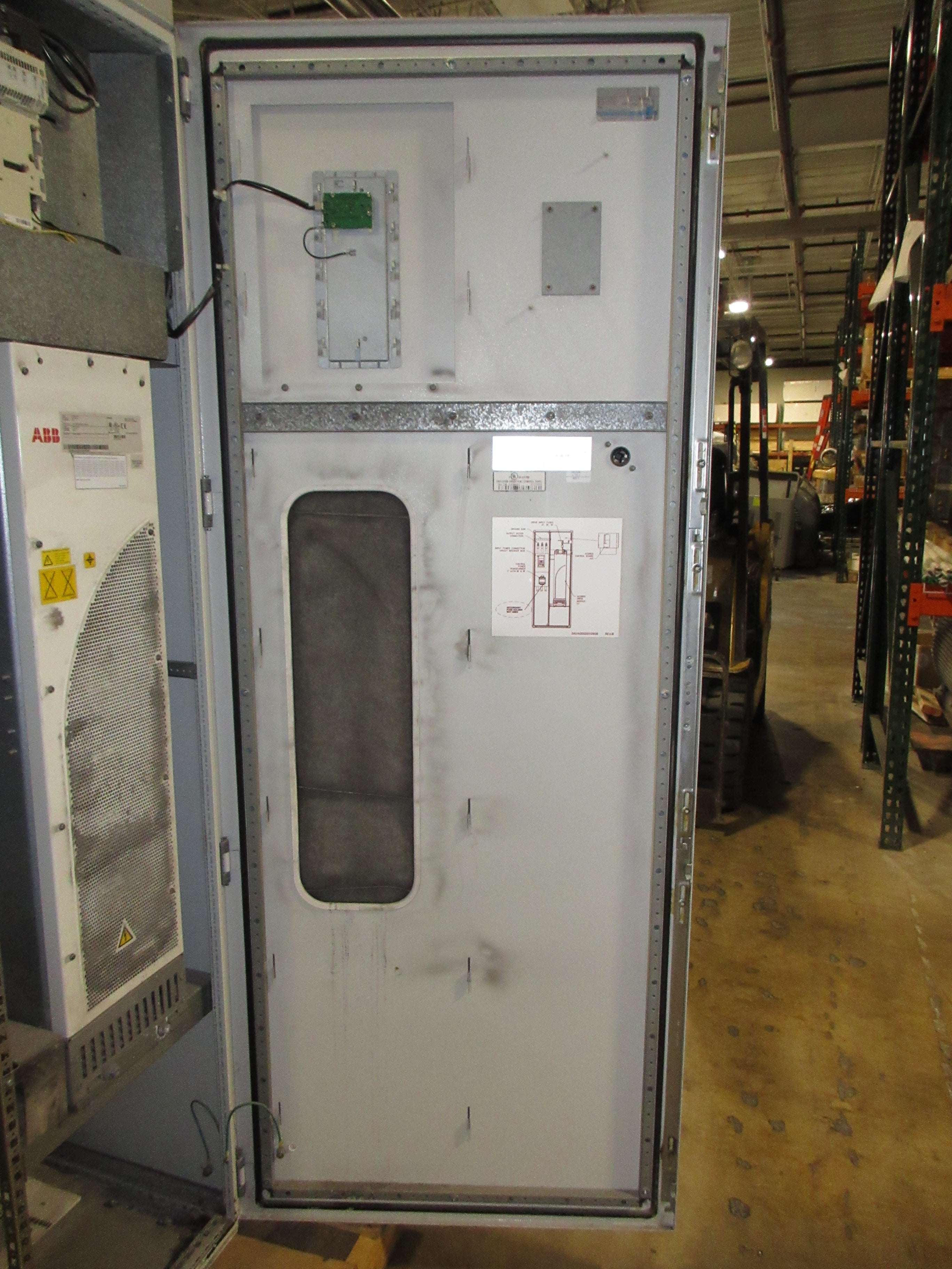 ABB ACS800 AC Drive ACS800-PC-0170-5+B055+K454 150HP 3Ph Breaker Disconnect Used