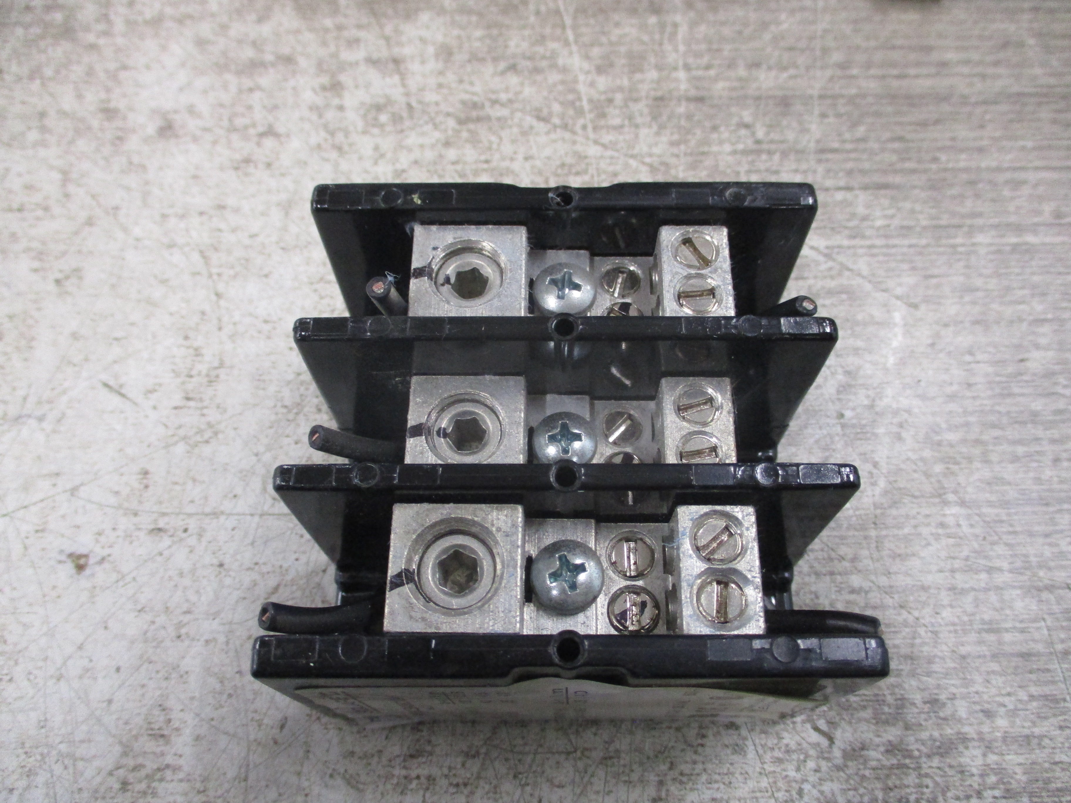 Square D Power Distribution Block 9080 LBA362104 175A 600V 3P